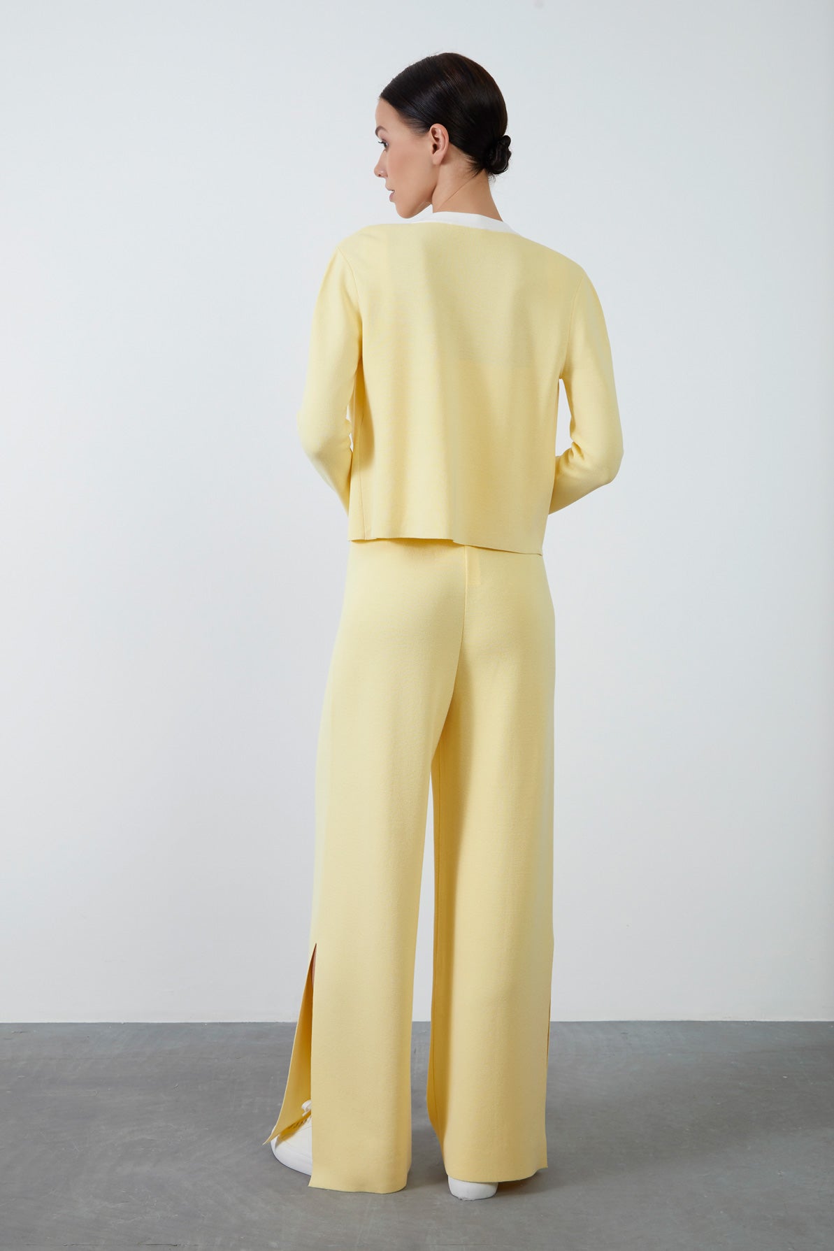 Düğme Detaylı Uzun Kollu Triko Hırka