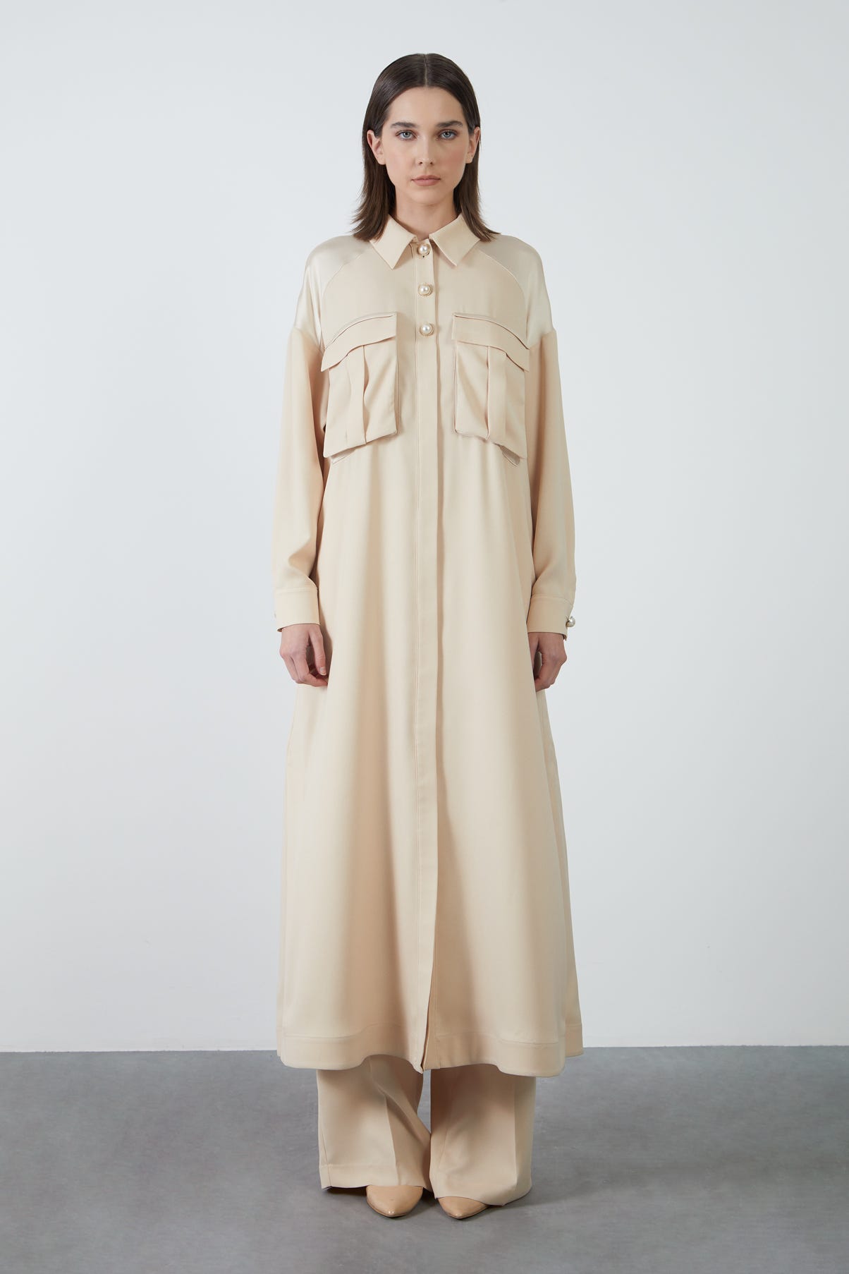 Arkası Bağlanabilir Yırtmaçlı Önü Cepli Uzun Bluz