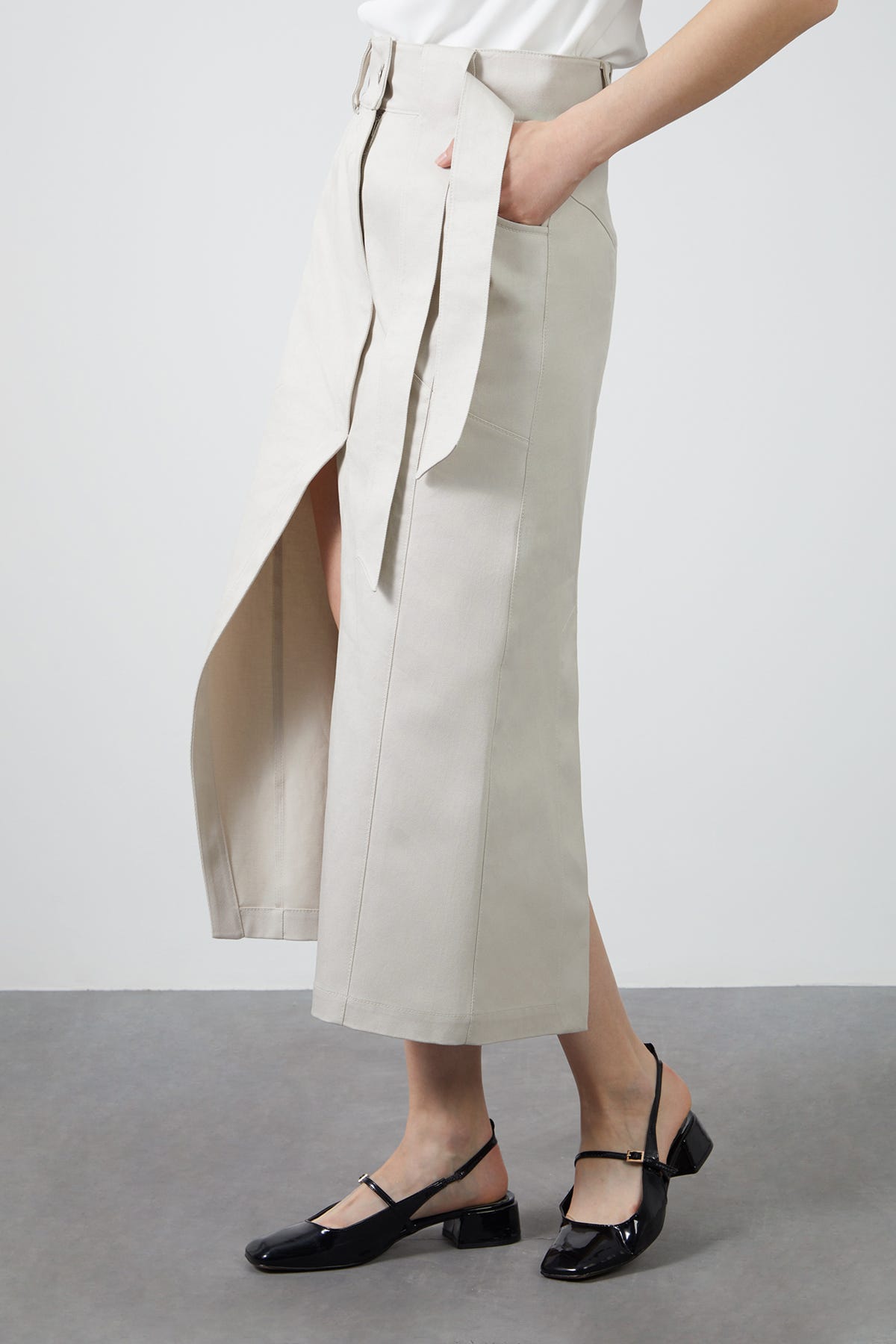 Asimetrik Yırtmaçlı Etek