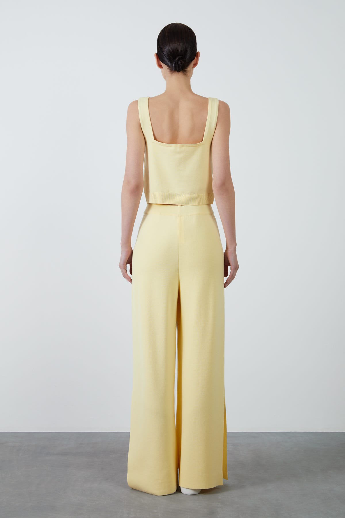 Beli Lastikli Paça Yanları Yırtmaçlı Triko Pantolon