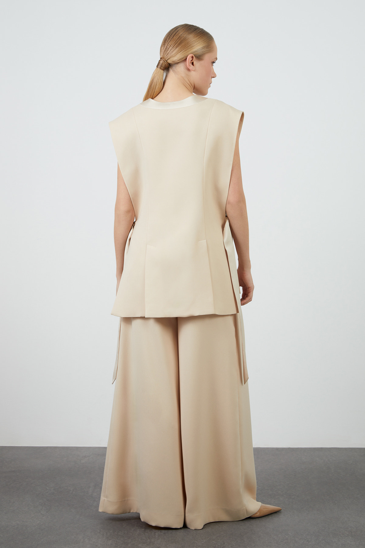 Tek Cep Detaylı V Yaka Ceket