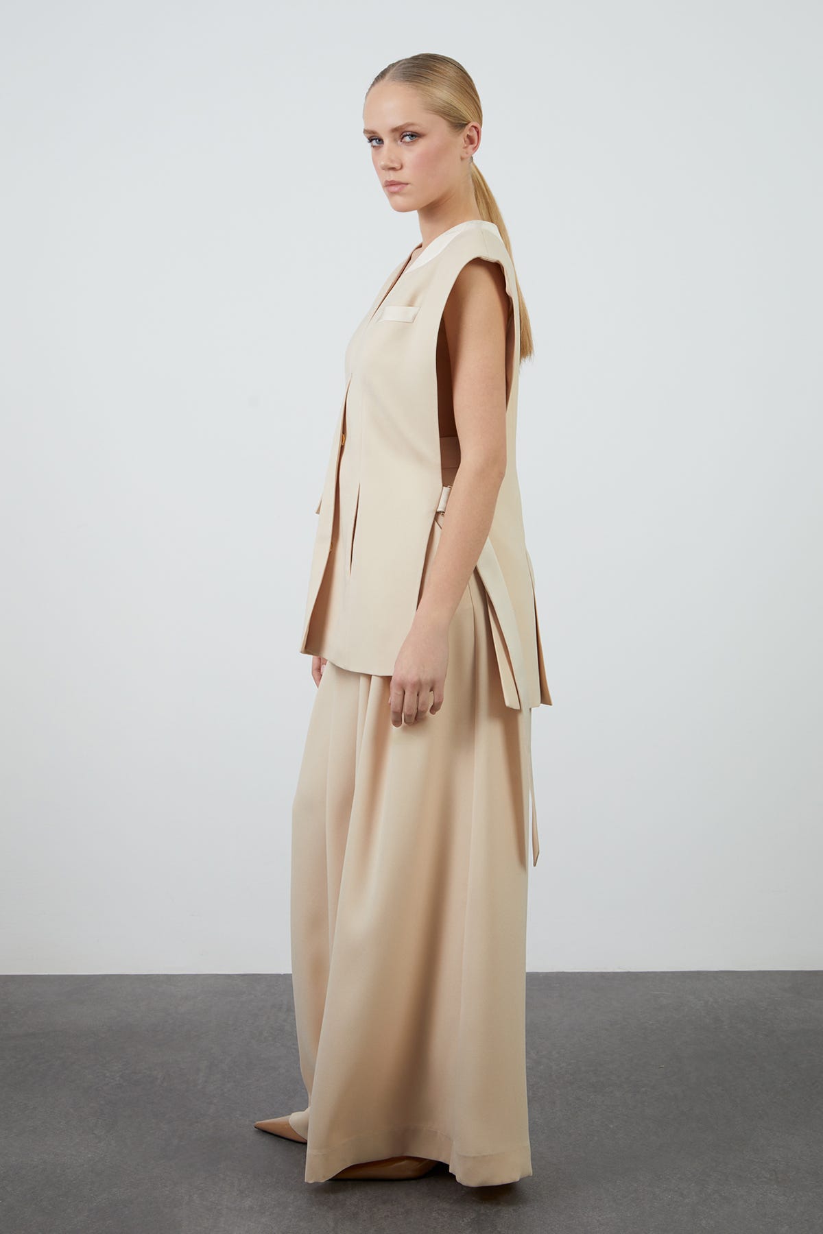 Tek Cep Detaylı V Yaka Ceket