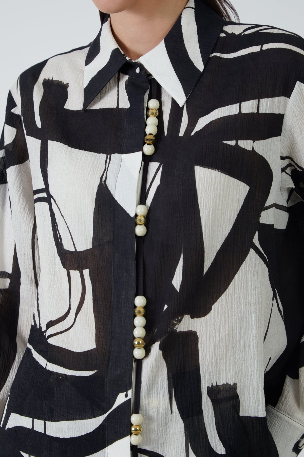 Boncuklu Kordon Detaylı Desenli Gömlek