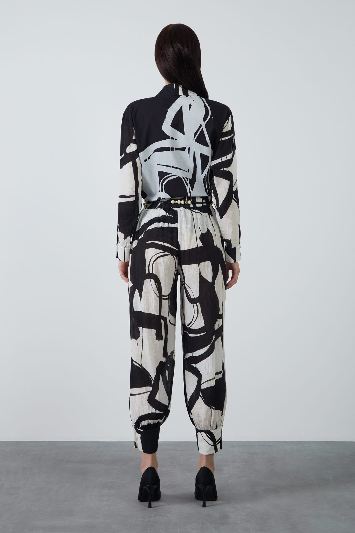 Boncuklu Kordon Detaylı Paça Manşetli Pantolon