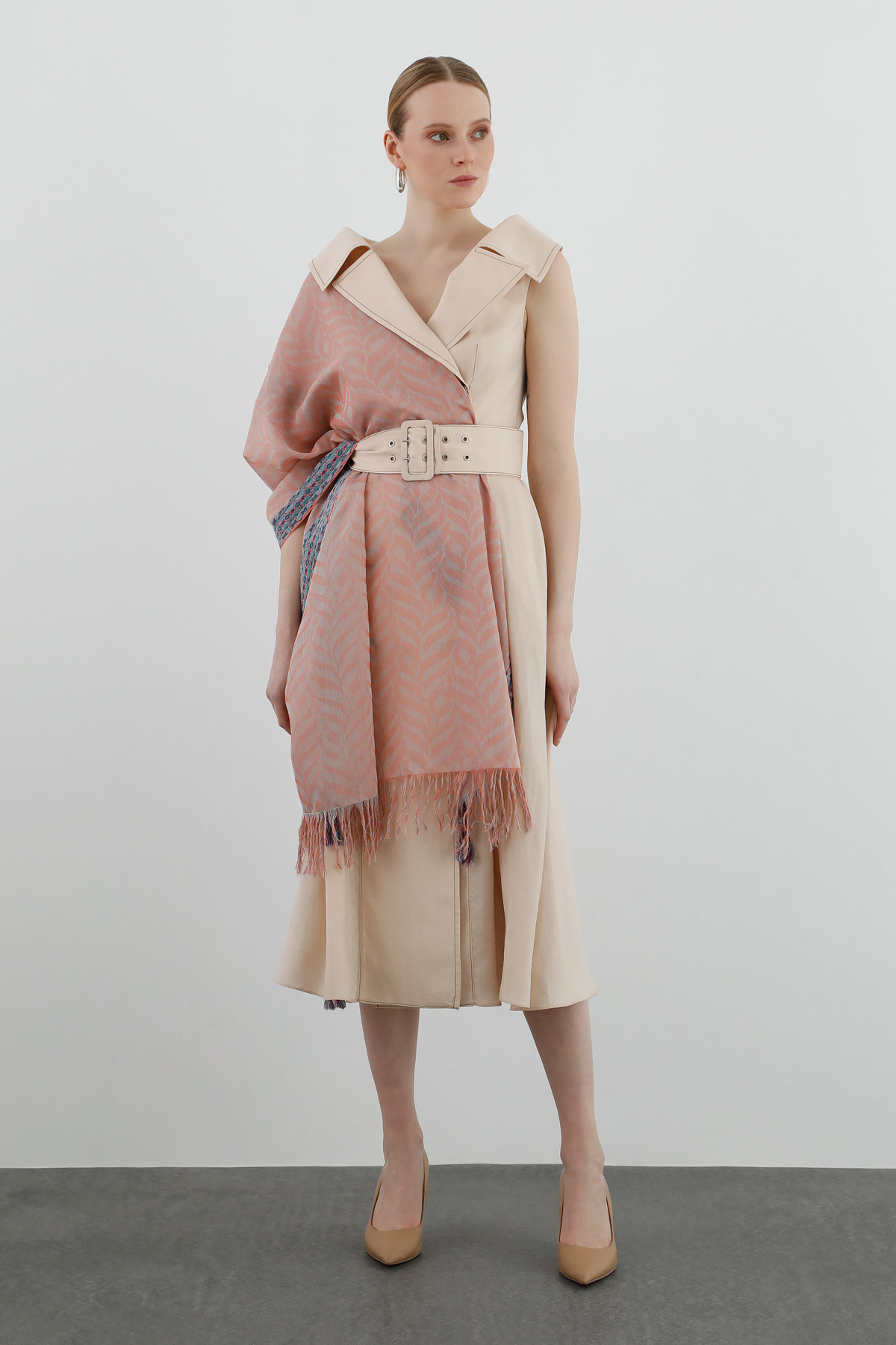 Kenarı Şerit Desenli Şal