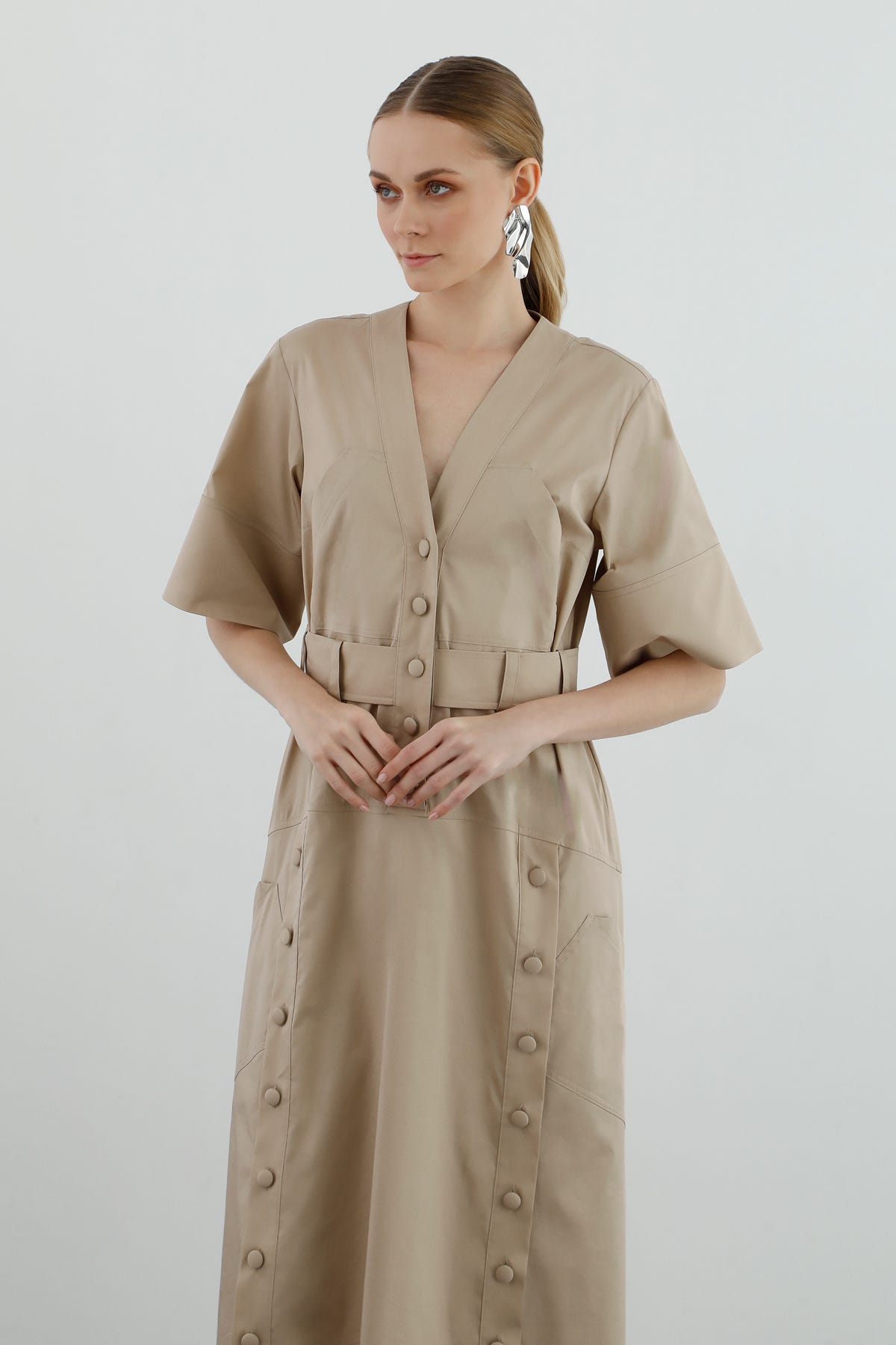 Düğme Detaylı Cepli Midi Elbise