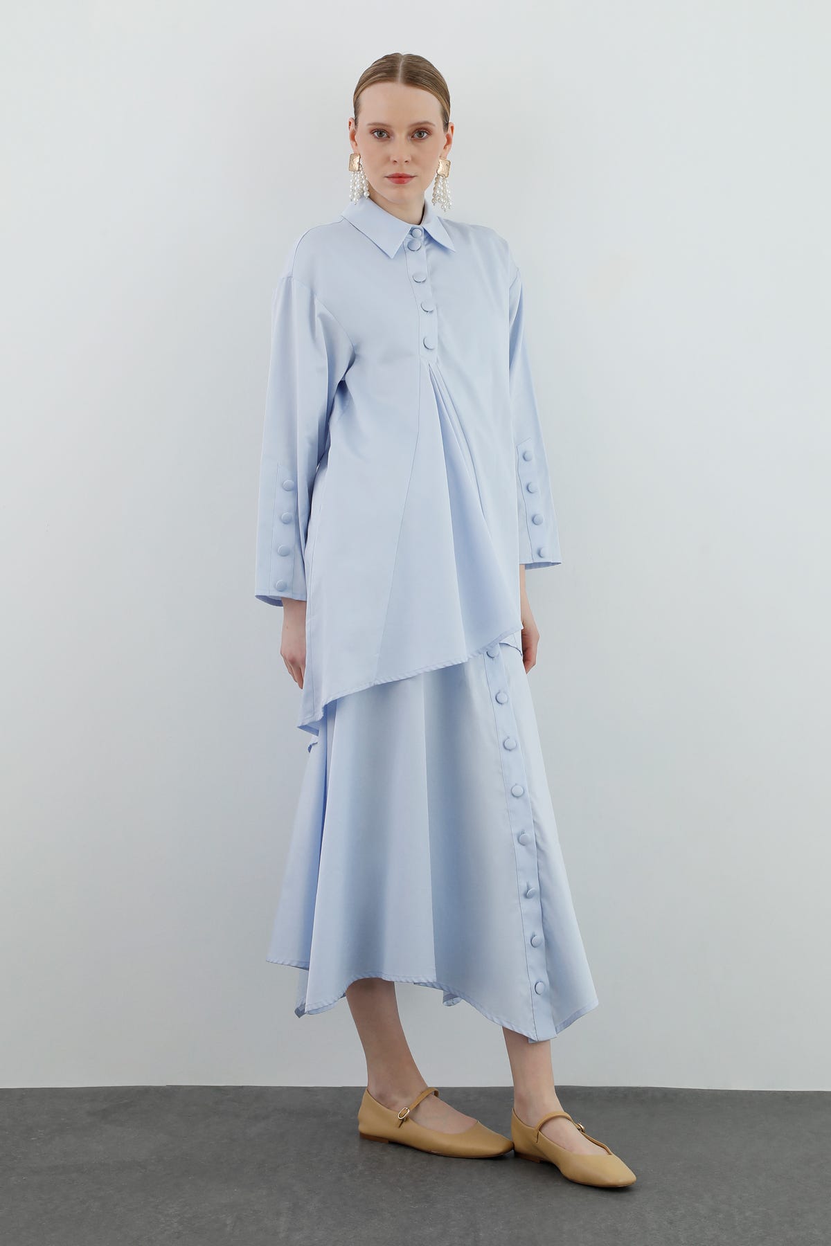 Asimetrik Düğme Detaylı Uzun Kollu Gömlek Midi Elbise