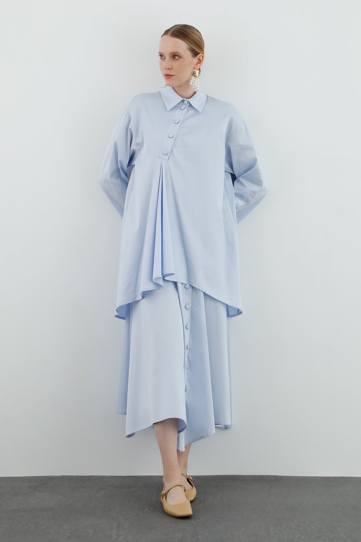 Asimetrik Düğme Detaylı Uzun Kollu Gömlek Elbise