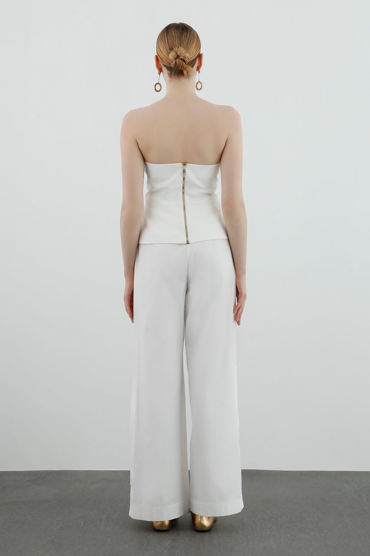 Düğme Detaylı Astarlı Straplez Bluz