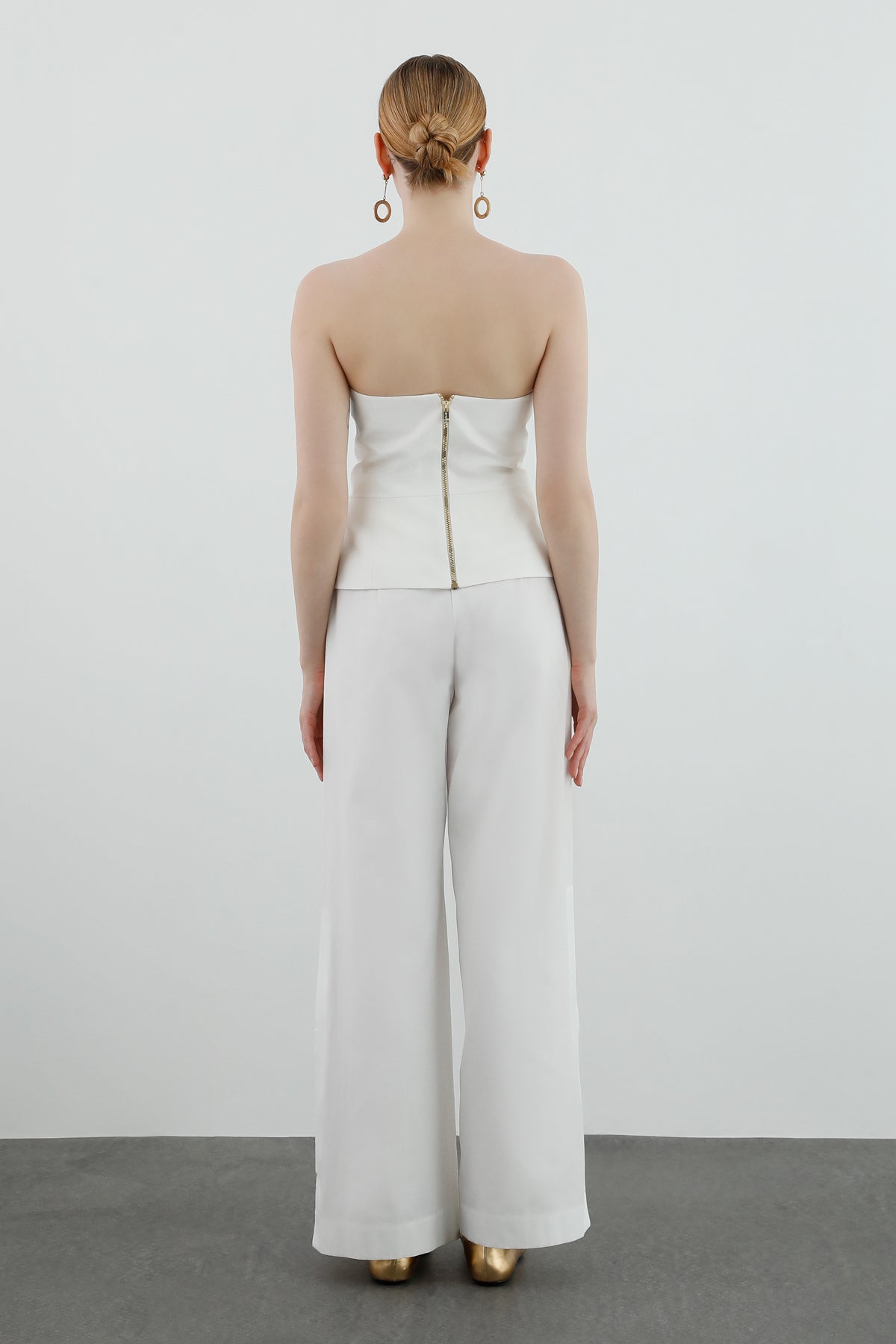 Düğme Detaylı Astarlı Straplez Bluz