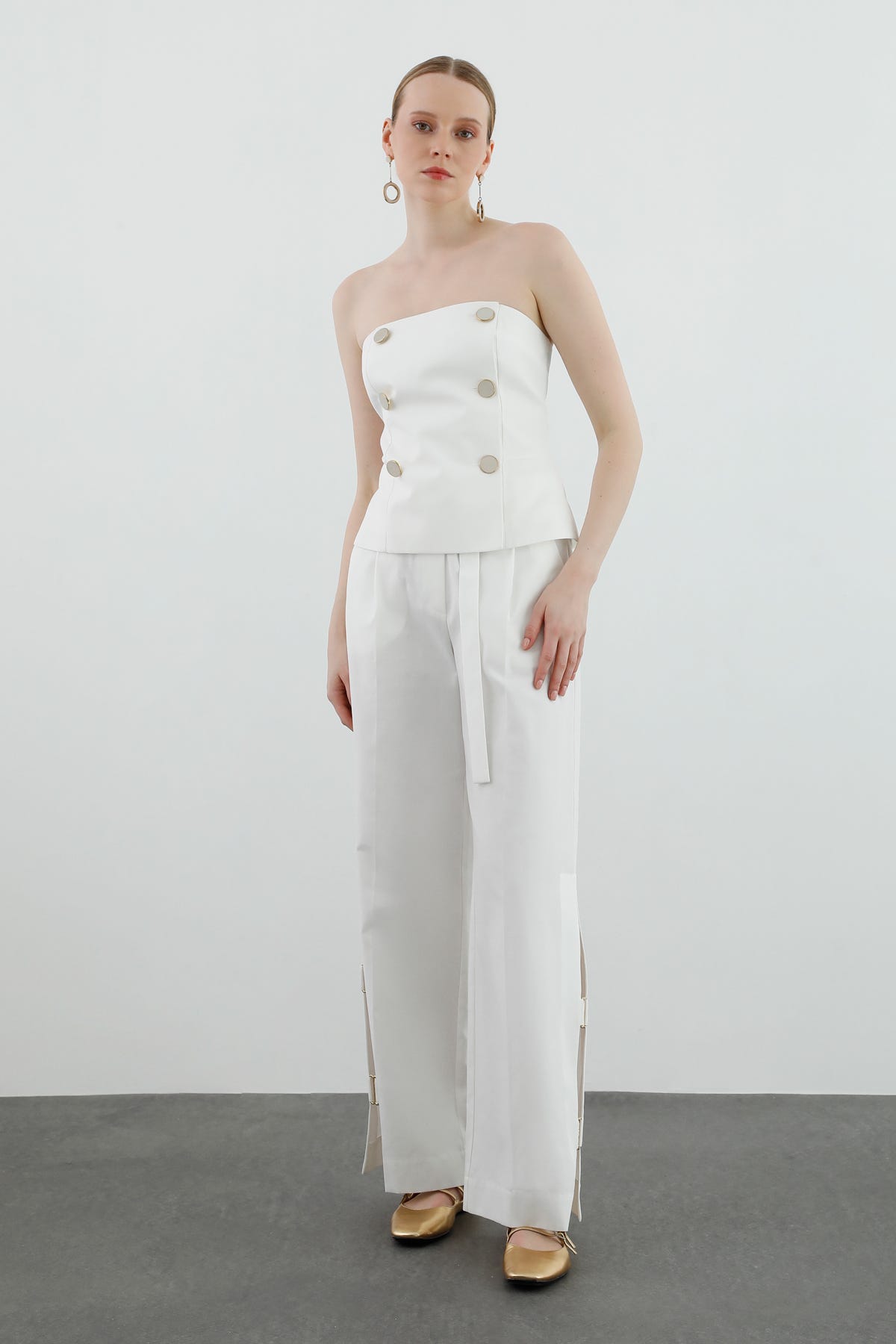 Düğme Detaylı Astarlı Straplez Bluz