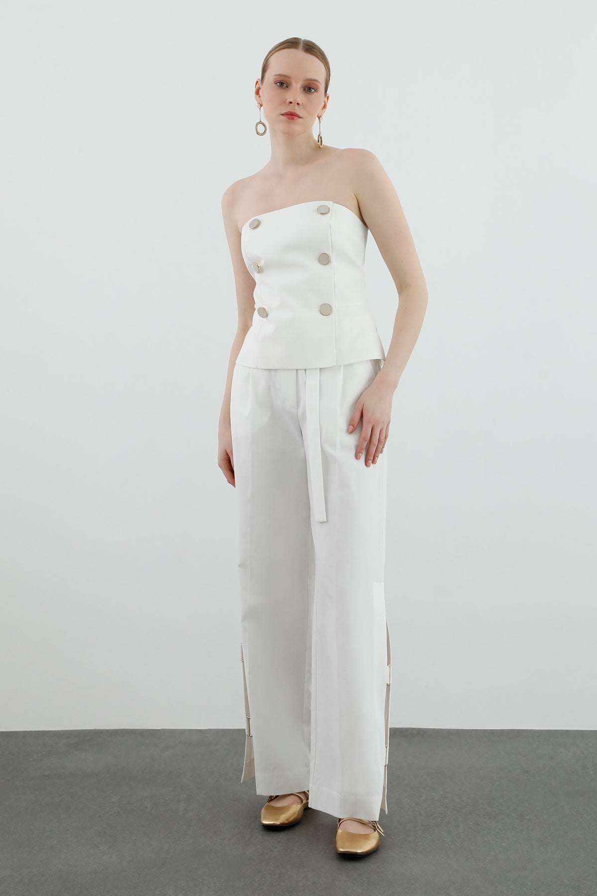 Düğme Detaylı Astarlı Straplez Bluz