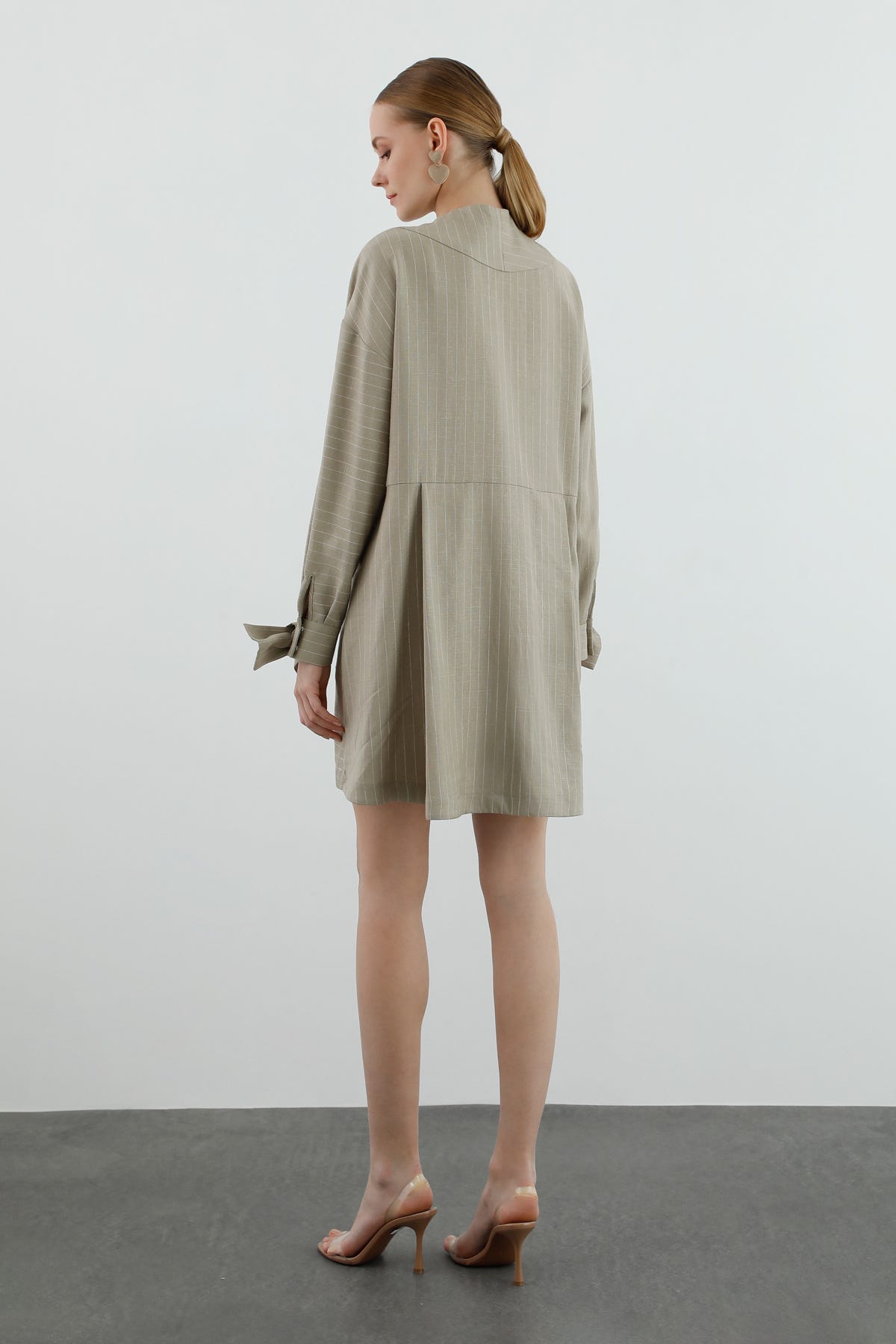 Fiyonk Detaylı Mini Elbise