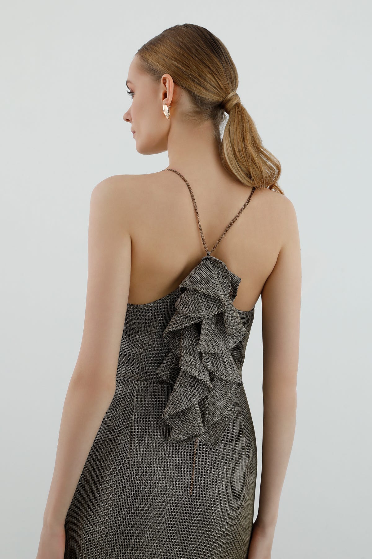 Zincir Detaylı Asimetrik Kesim File Uzun Elbise