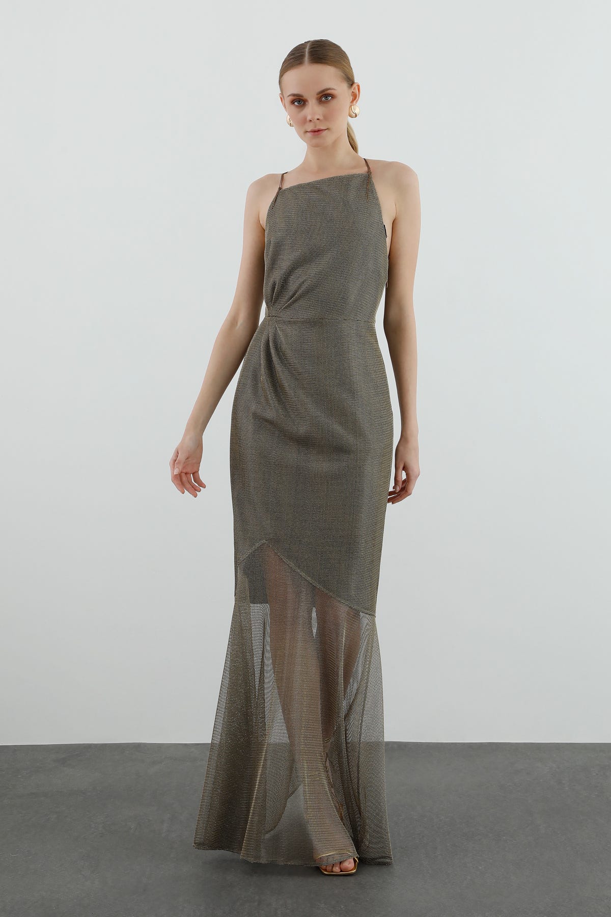 Zincir Detaylı Asimetrik Kesim File Uzun Elbise