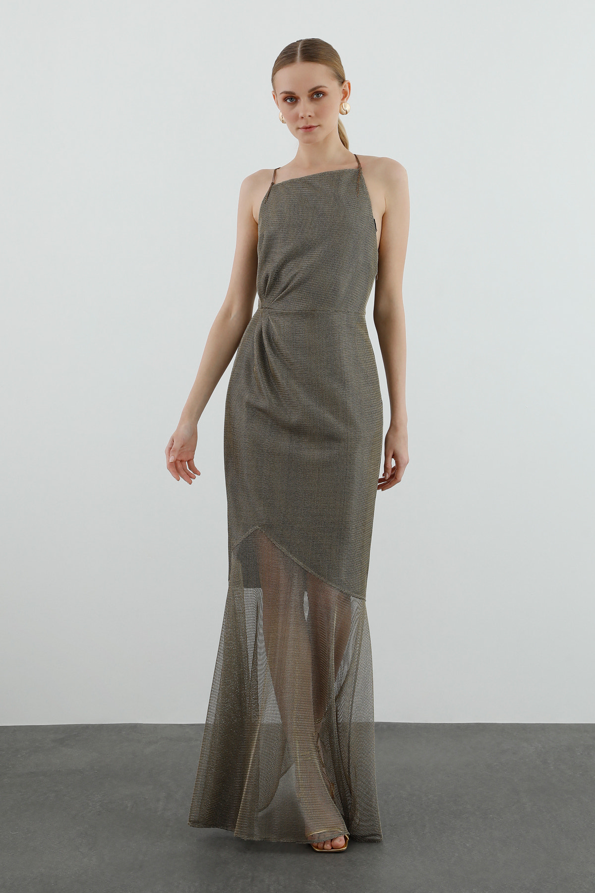 Zincir Detaylı Asimetrik Kesim File Uzun Elbise