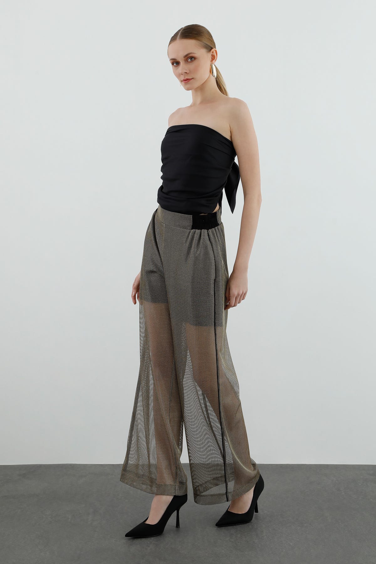 Mini Şort Detaylı Transparan Pantolon