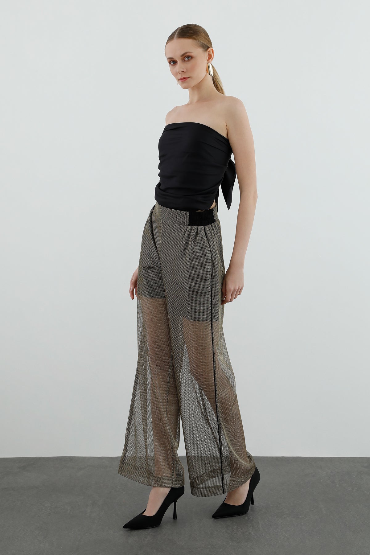 Mini Şort Detaylı Transparan Pantolon