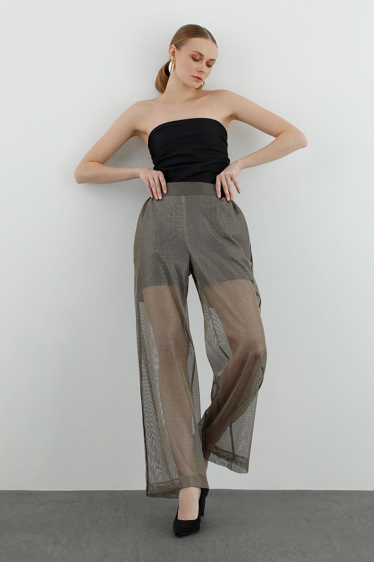 Mini Şort Detaylı Transparan Pantolon