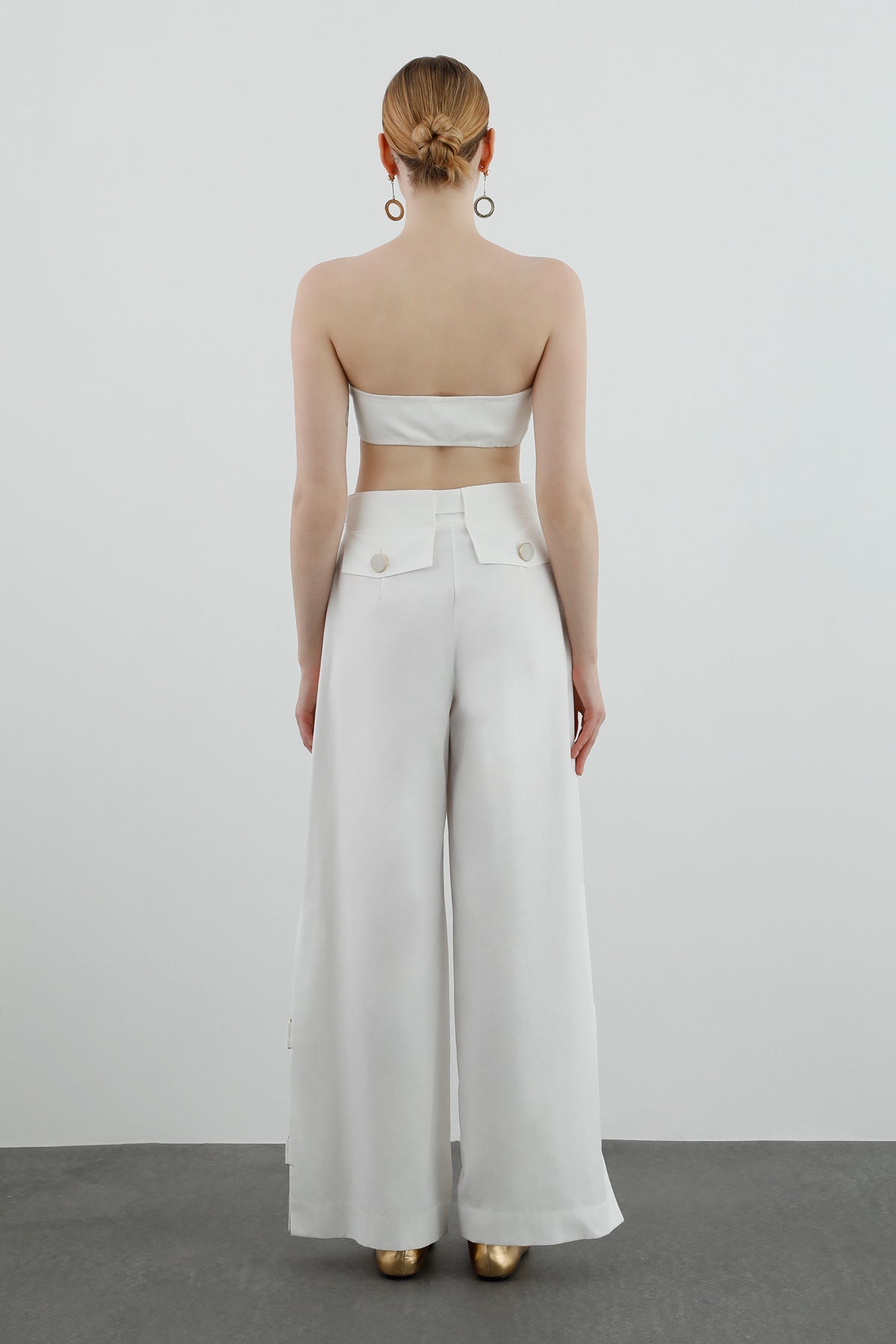 Seyyar Kuşaklı Yandan Yırtmaçlı Bol Kesim Pantolon