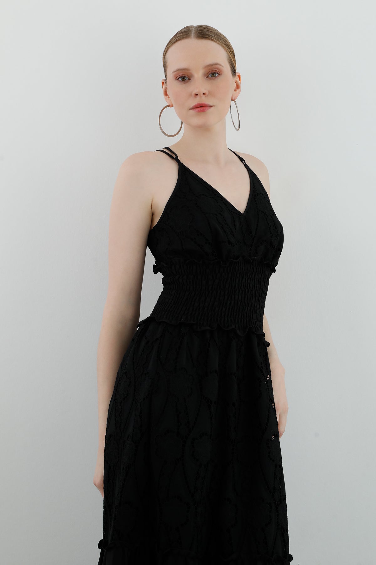 Sırtı Çapraz Askılı Uzun Elbise