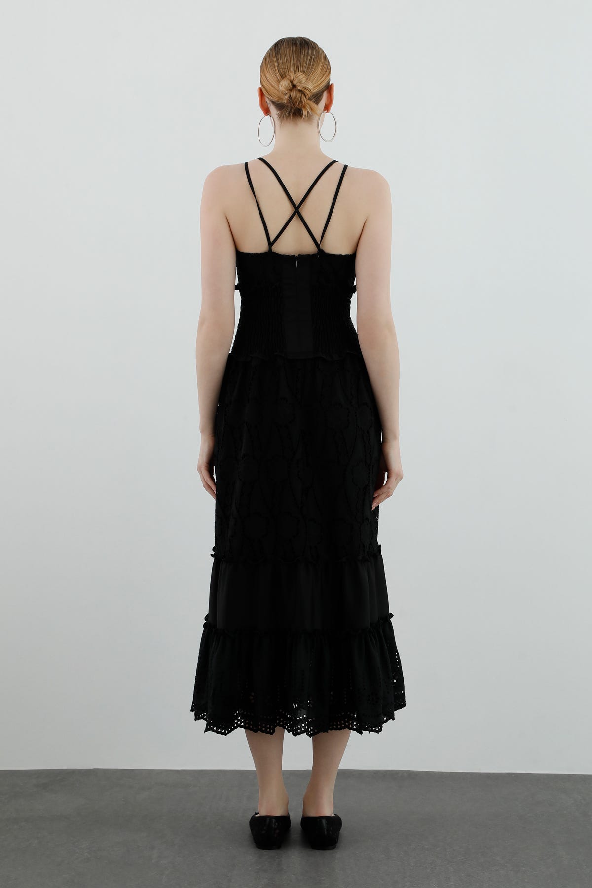 Sırtı Çapraz Askılı Midi Elbise