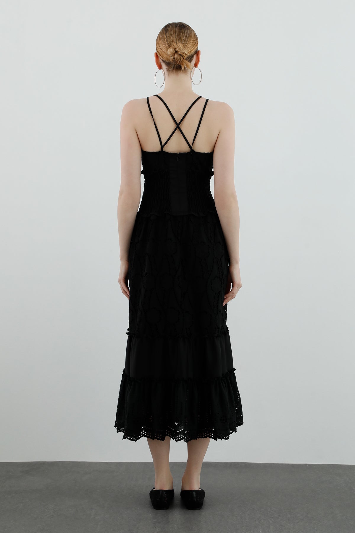 Sırtı Çapraz Askılı Uzun Elbise