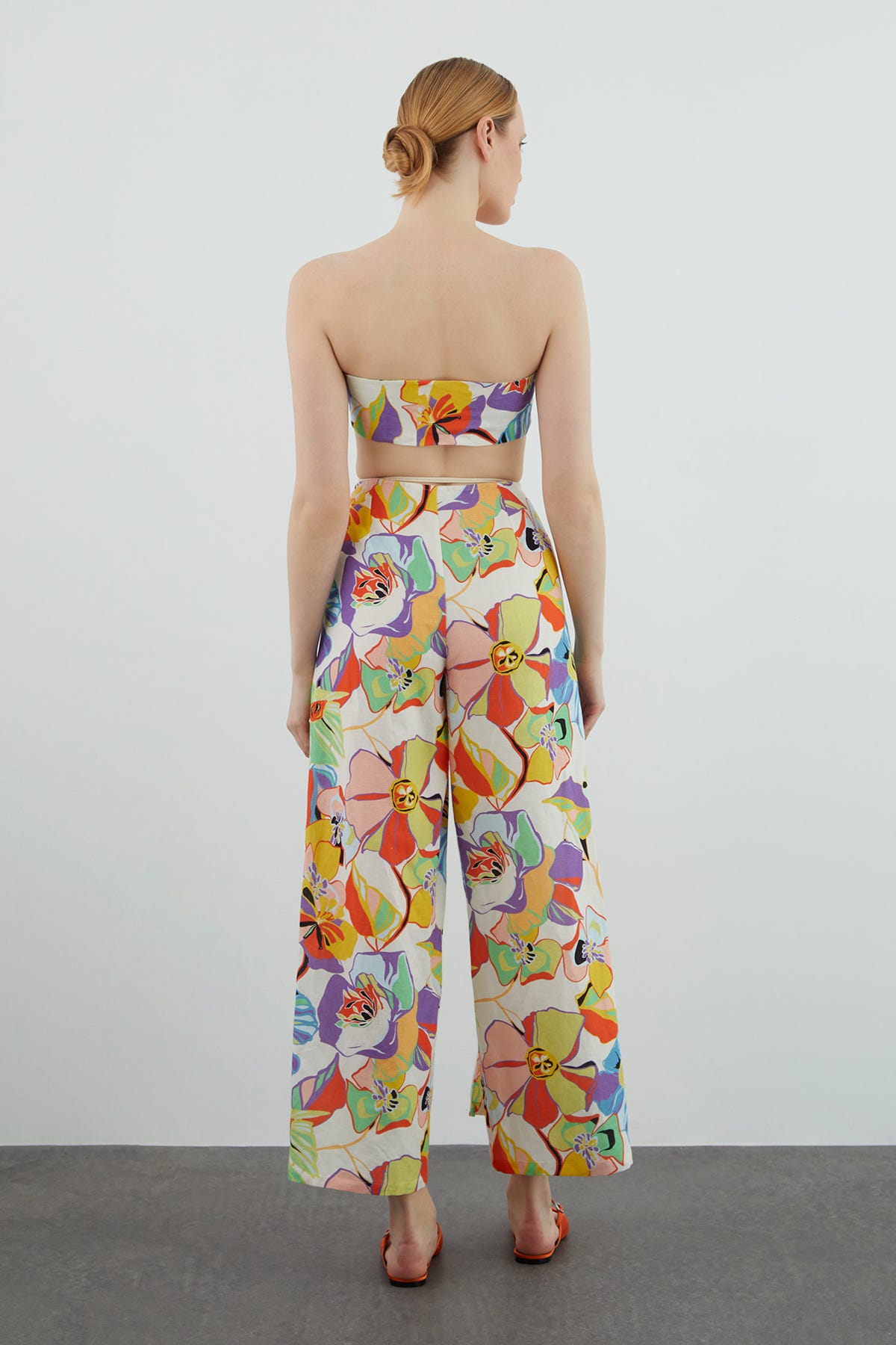 Önden Yırtmaç Detaylı Belden Bağlamalı Pantolon