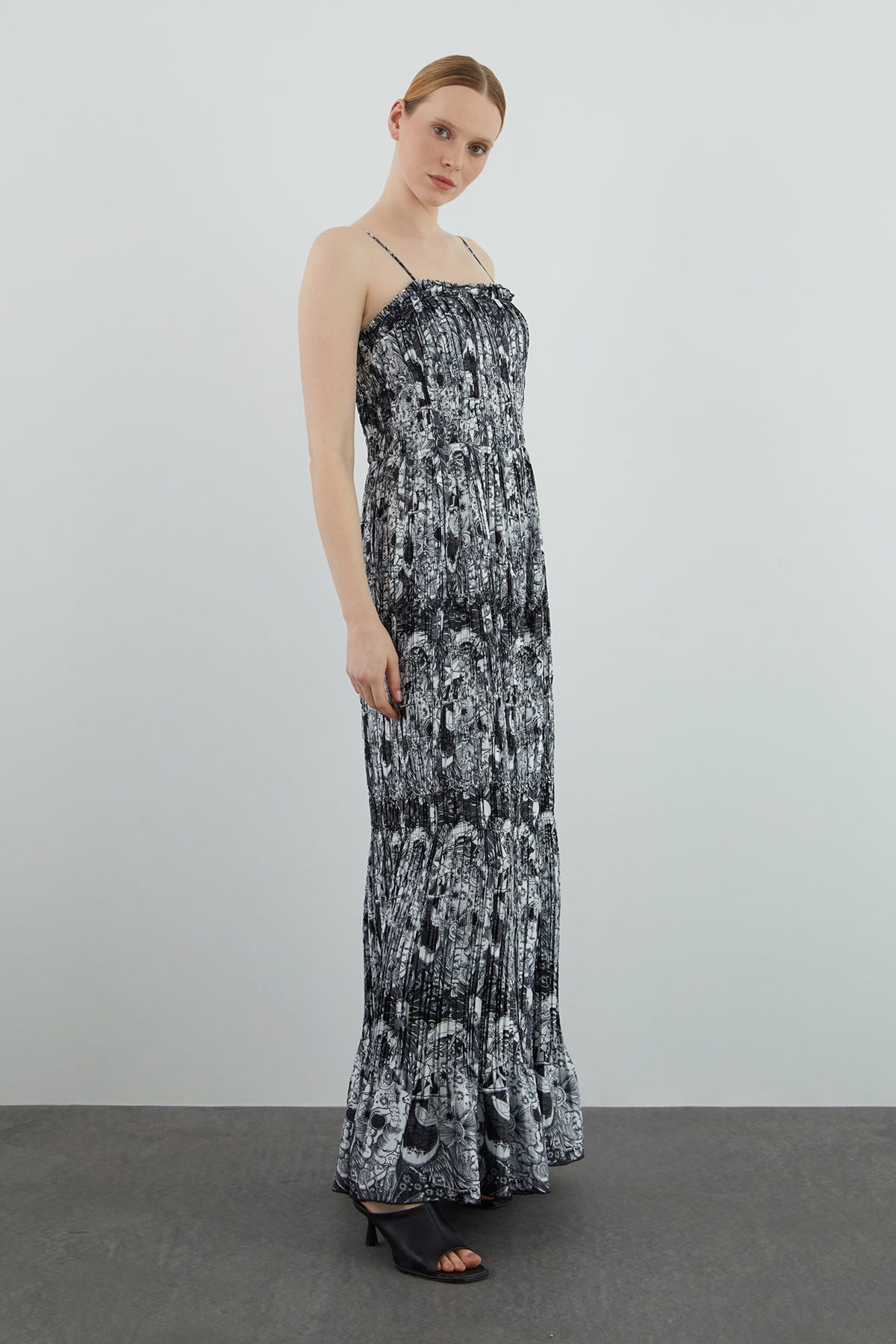 Desenli Astarlı Uzun Elbise