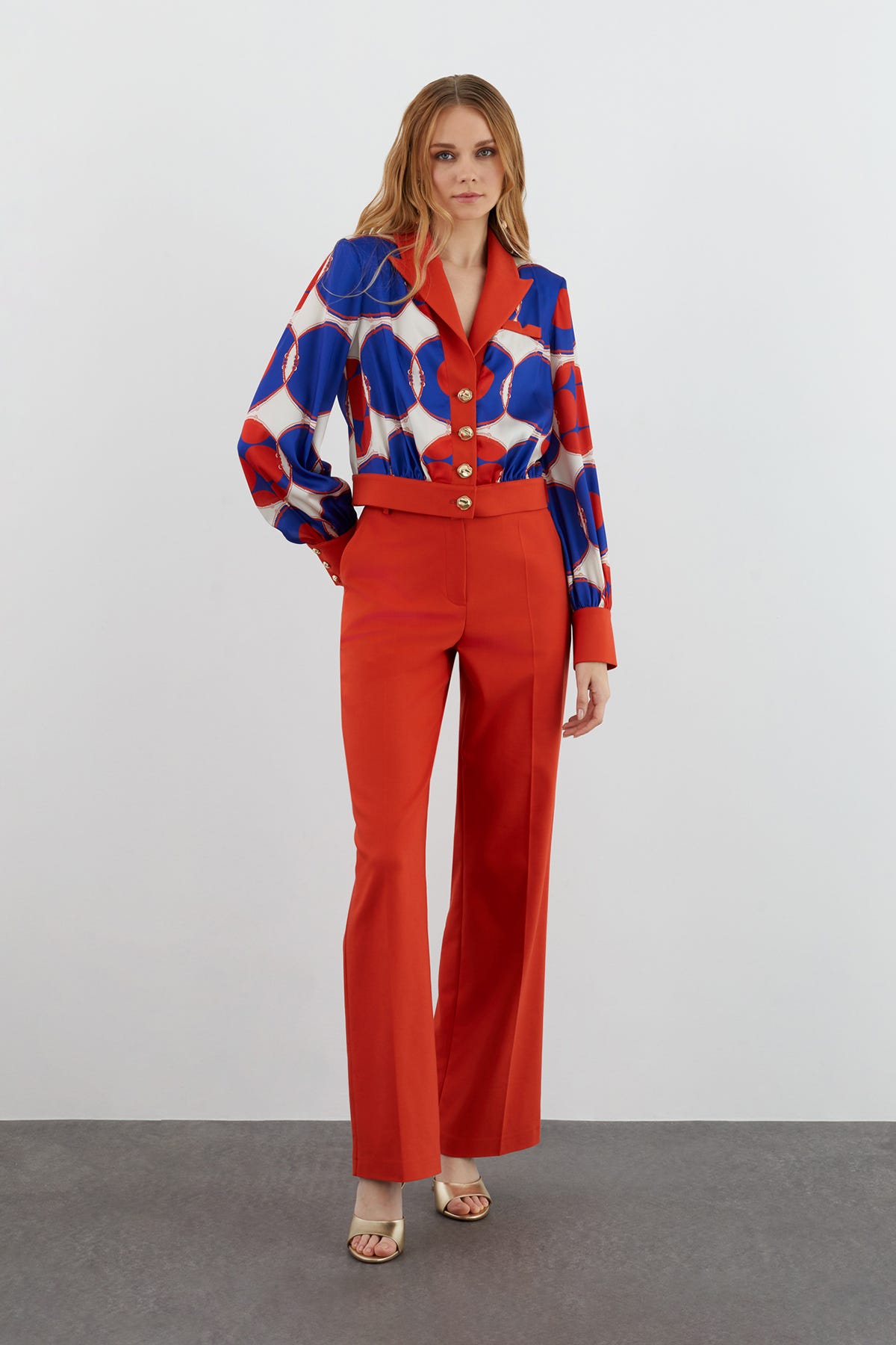 Desenli Ceket Ve Bol Paça Pantolonlu Takım