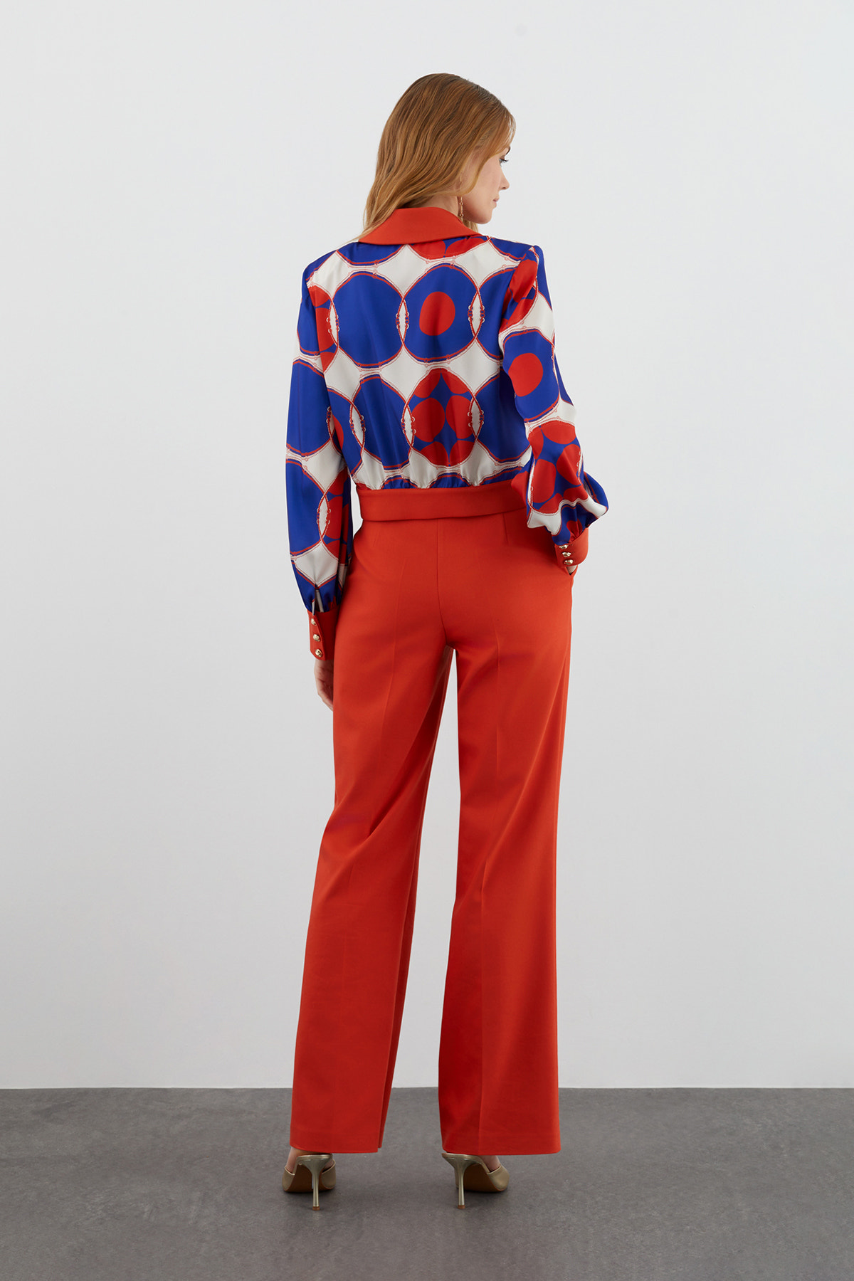 Desenli Ceket Ve Bol Paça Pantolonlu Takım