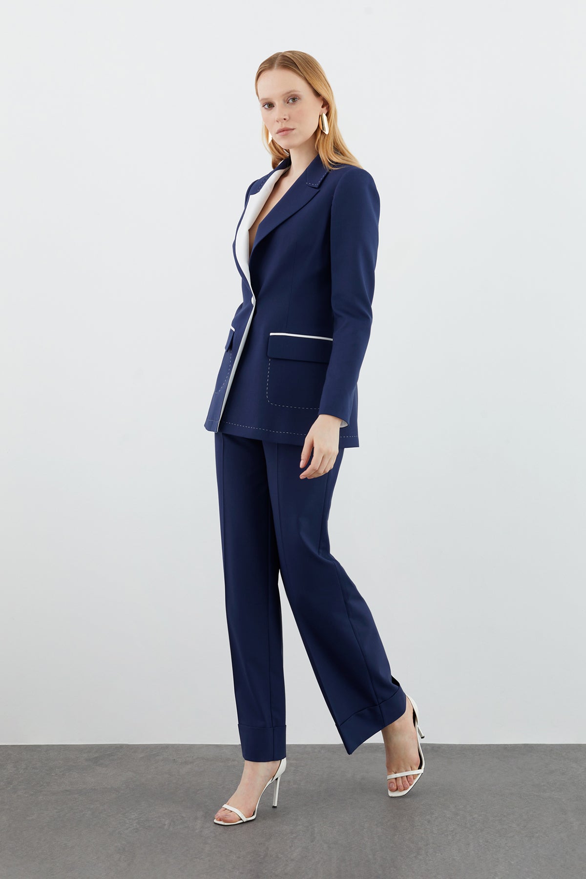 Yaka Detaylı Ceket Ve Palazzo Pantolonlu Takım