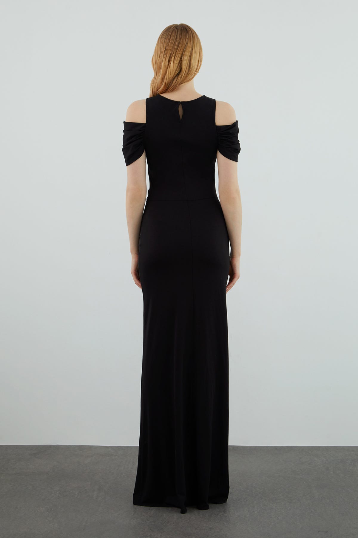 Büzgü Detaylı Uzun Jarse Elbise