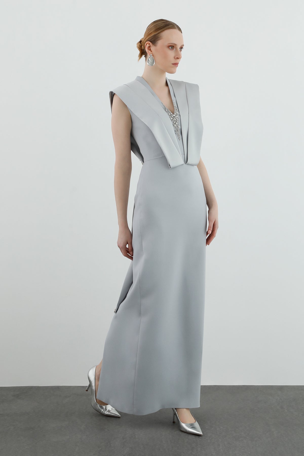 Dantel Detaylı Seyyar Kuşaklı Elbise