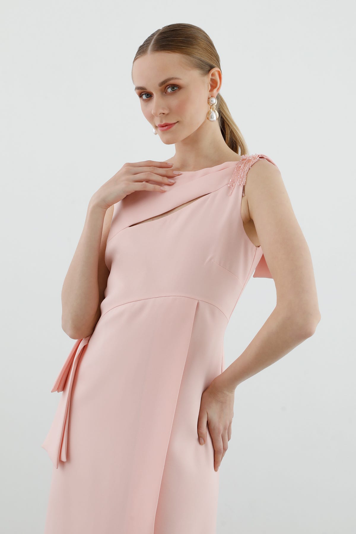 Pencere Detaylı Bağlamalı Uzun Elbise