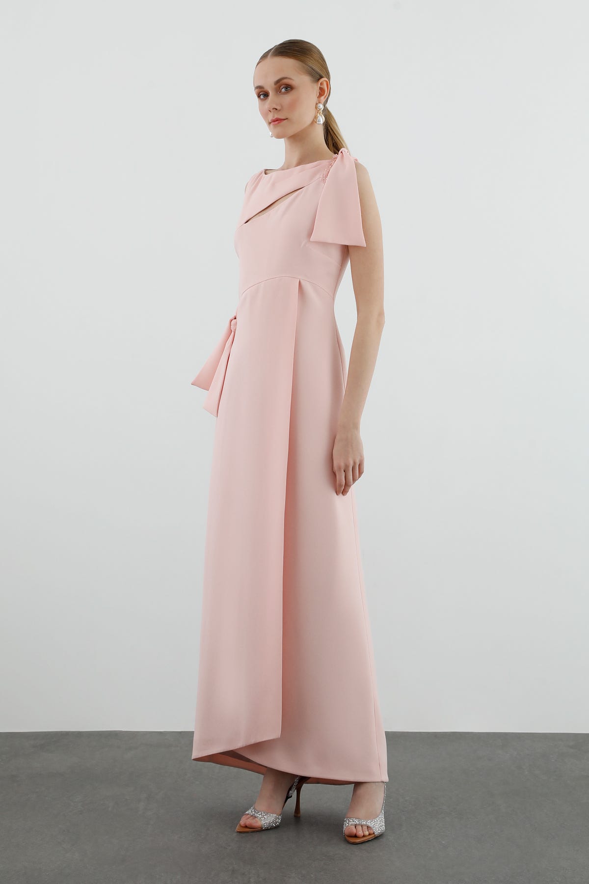 Pencere Detaylı Bağlamalı Uzun Elbise