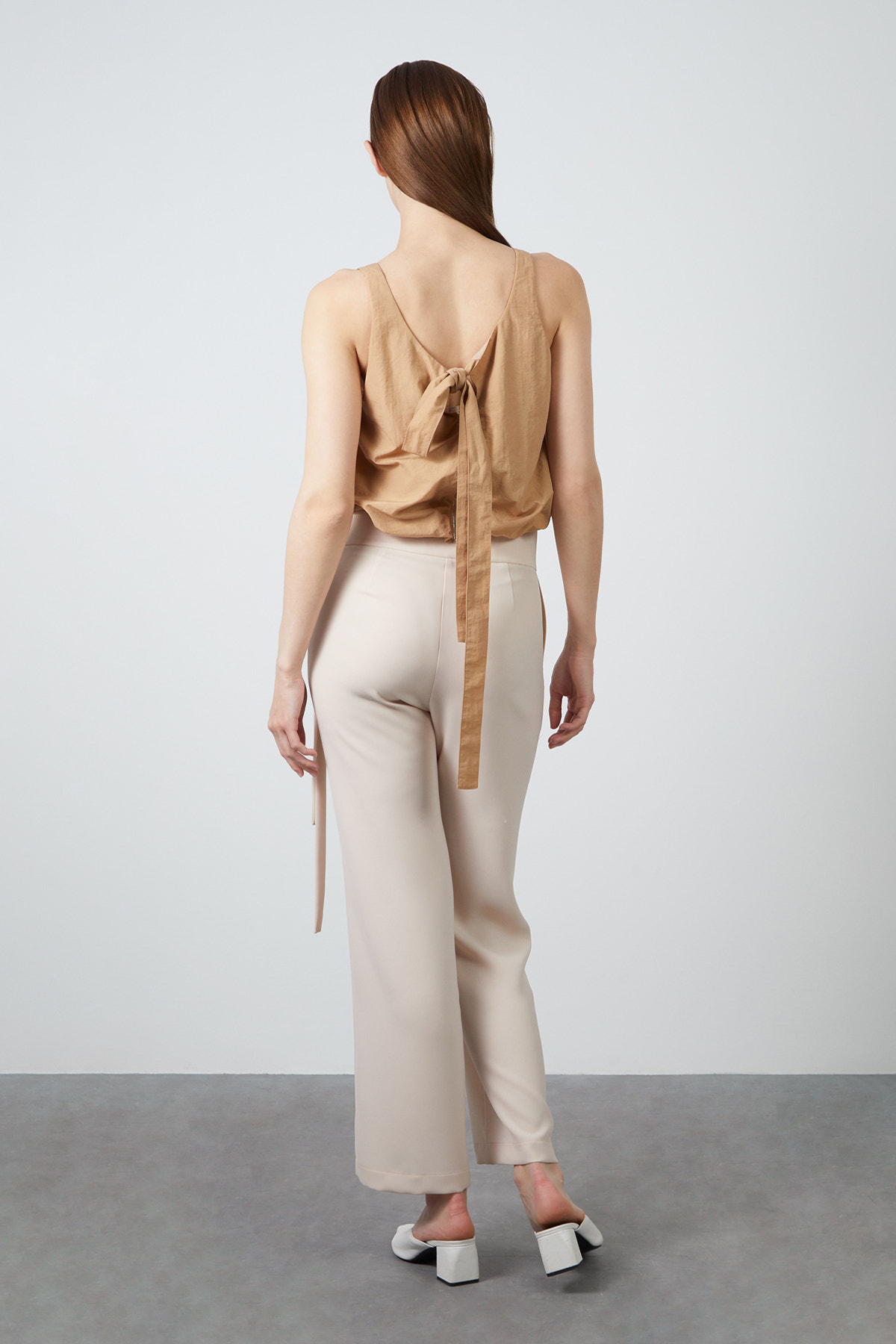 Omuzda Bağlama Detaylı Bluz