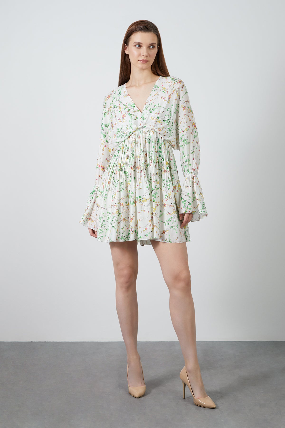 Çiçek Desenli V Yaka Uzun Kollu Mini Elbise