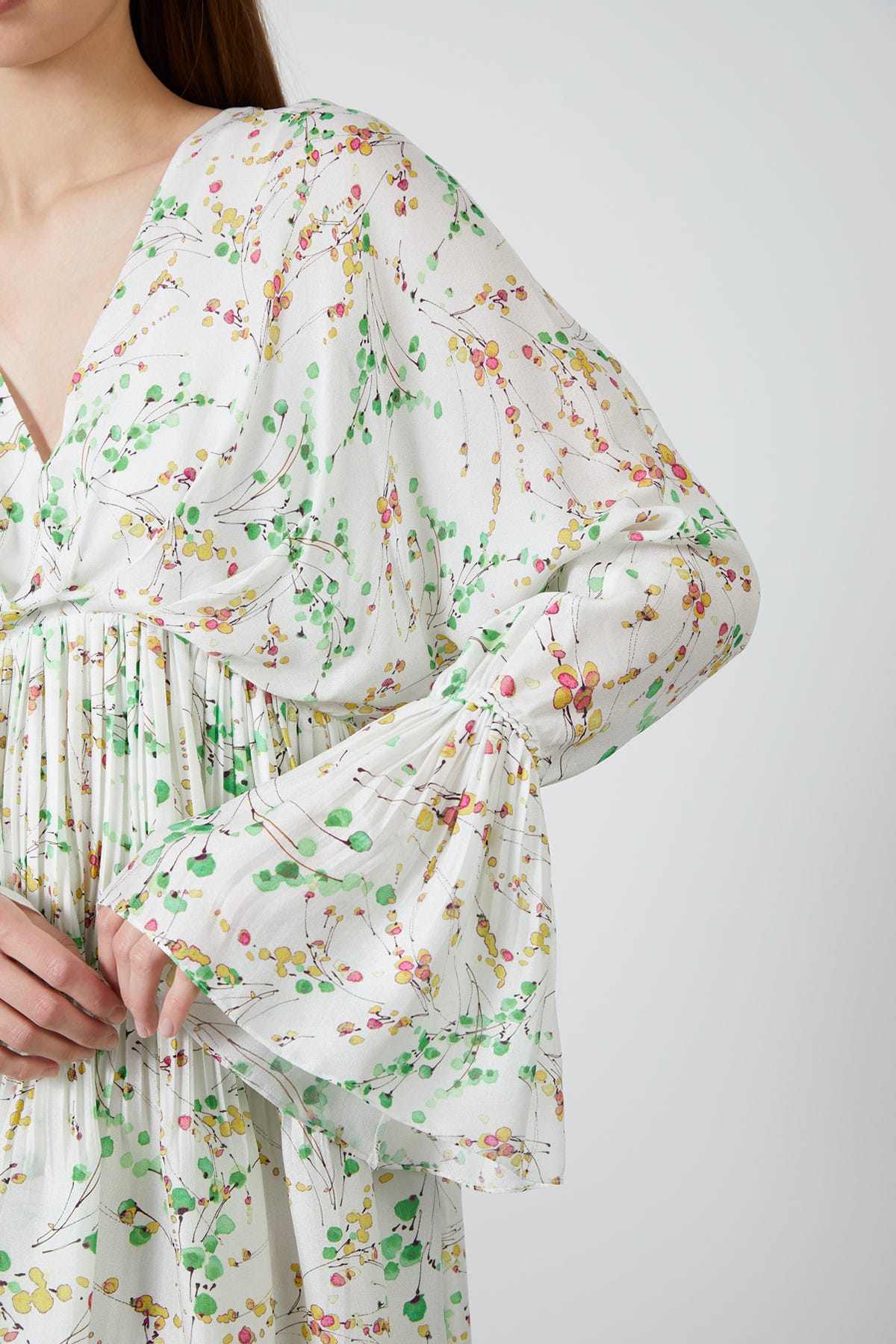 Çiçek Desenli V Yaka Uzun Kollu Mini Elbise