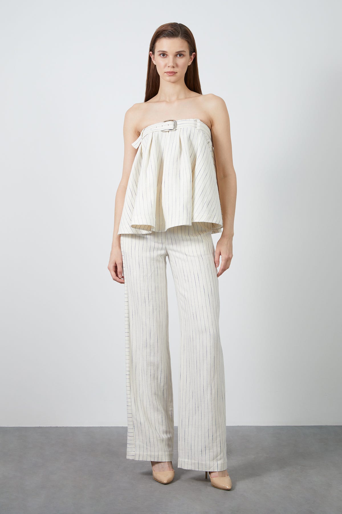 Kemer Detaylı Straplez Top