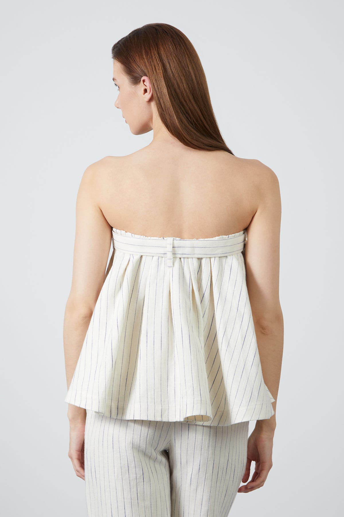 Kemer Detaylı Straplez Top