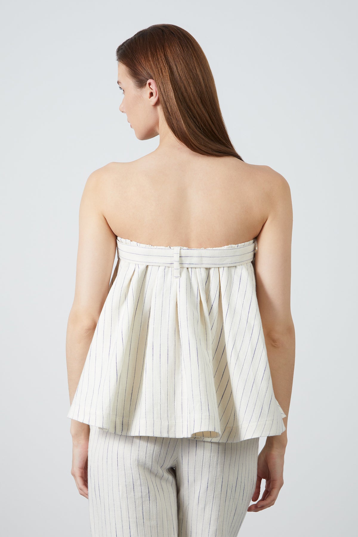 Kemer Detaylı Straplez Top