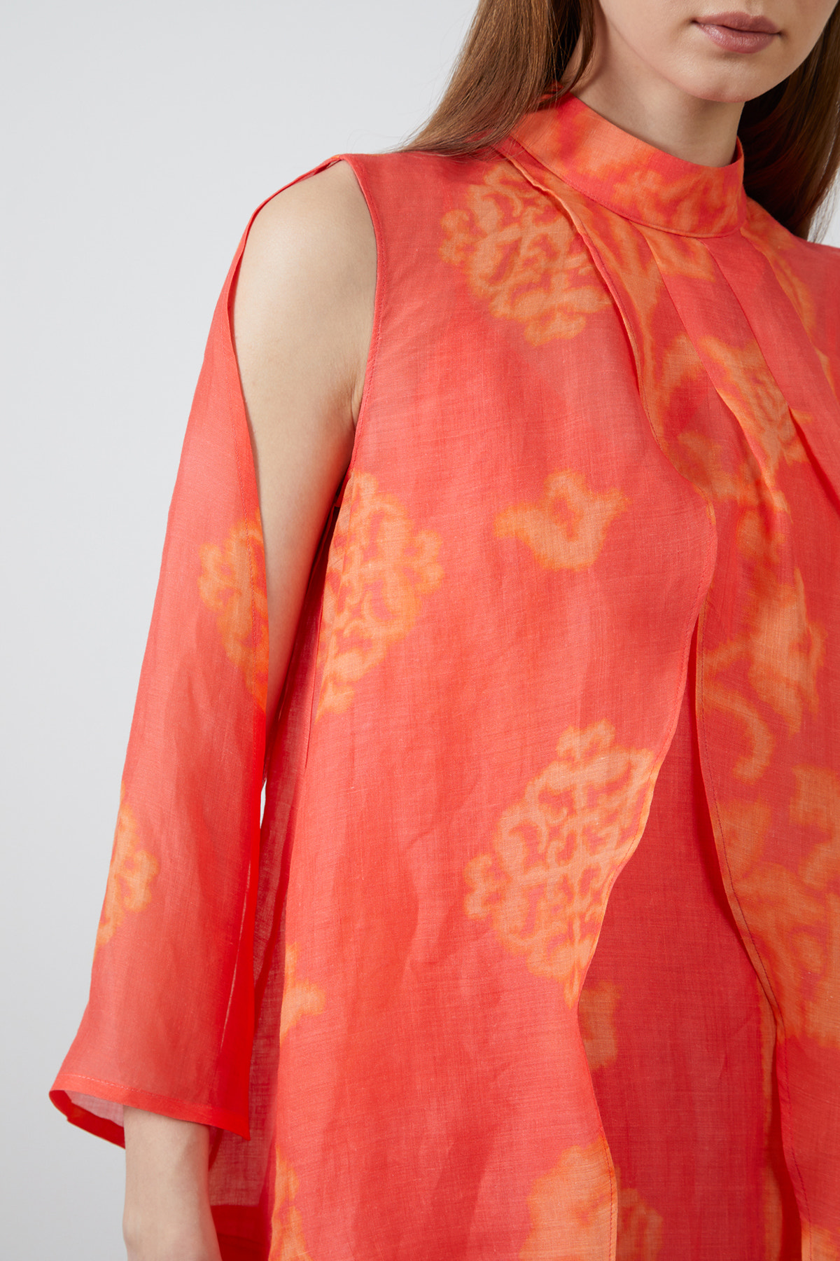 Dik Yakalı Asimetrik Kesim Midi Elbise