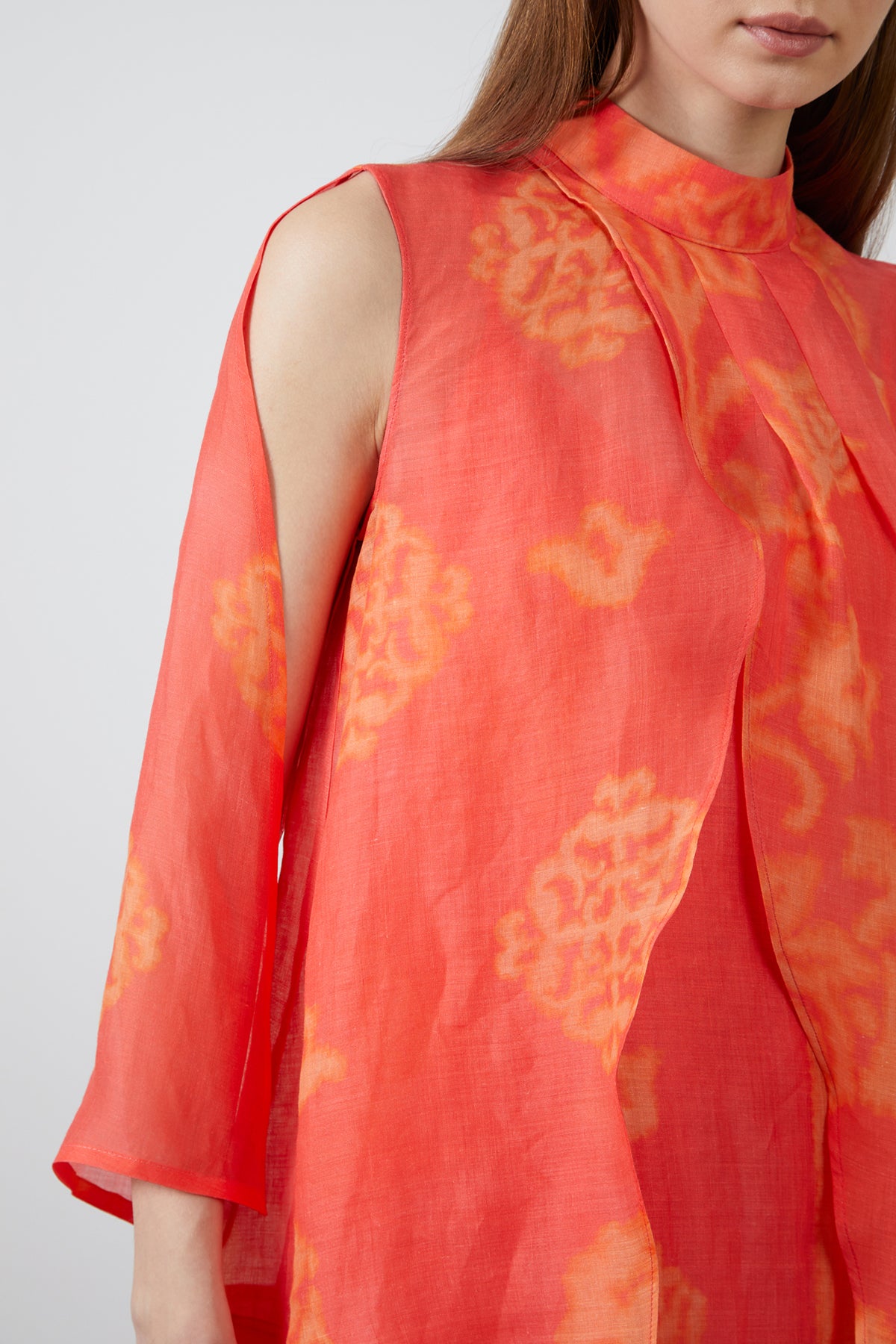 Dik Yakalı Asimetrik Kesim Midi Elbise