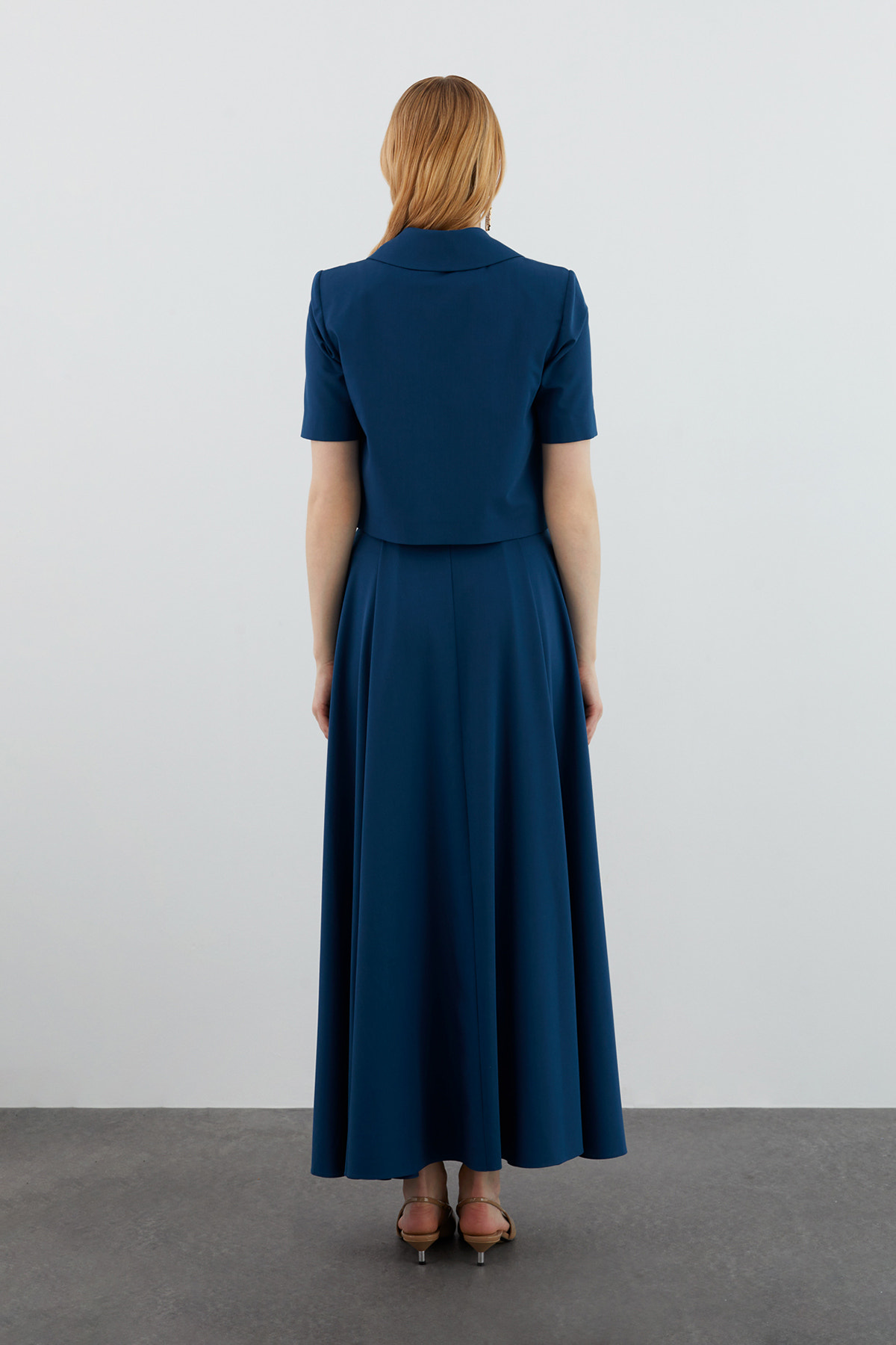 Kısa Kol Crop Ceketli Kloş Etekli Kemer Detaylı Koyu Takım