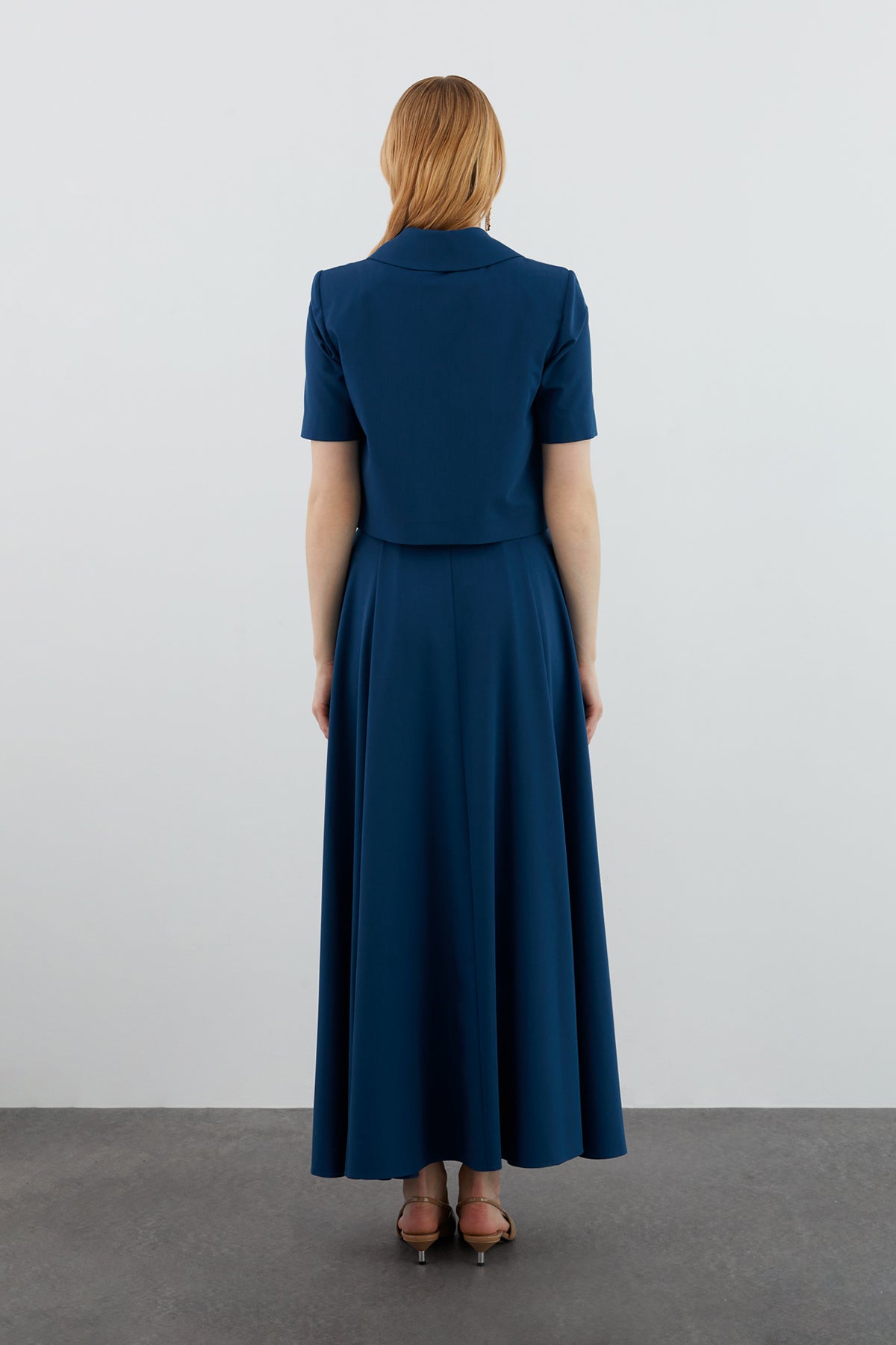 Kısa Kol Crop Ceketli Kloş Etekli Kemer Detaylı Koyu Takım