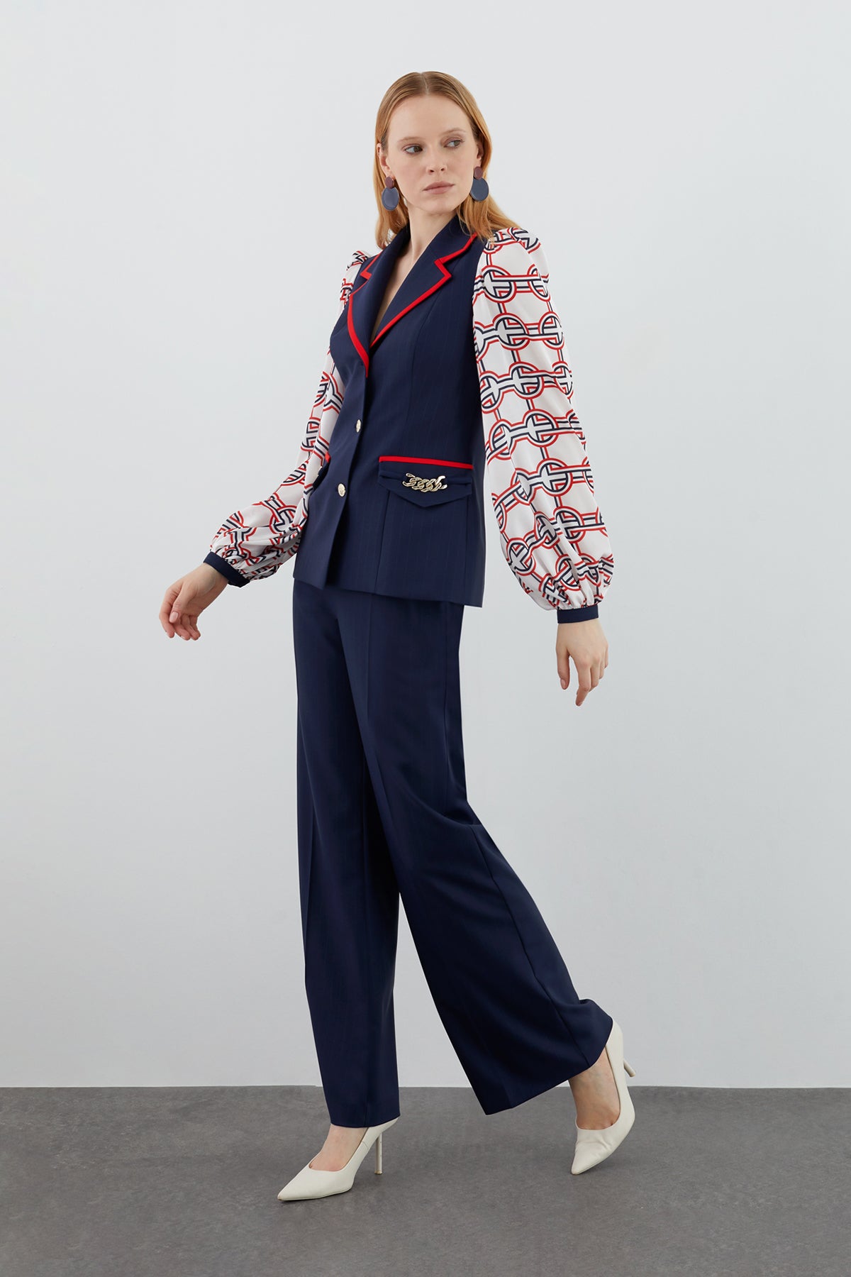 Cepler Zincir Aksesuar Detaylı Palazzo Pantolonlu Takım