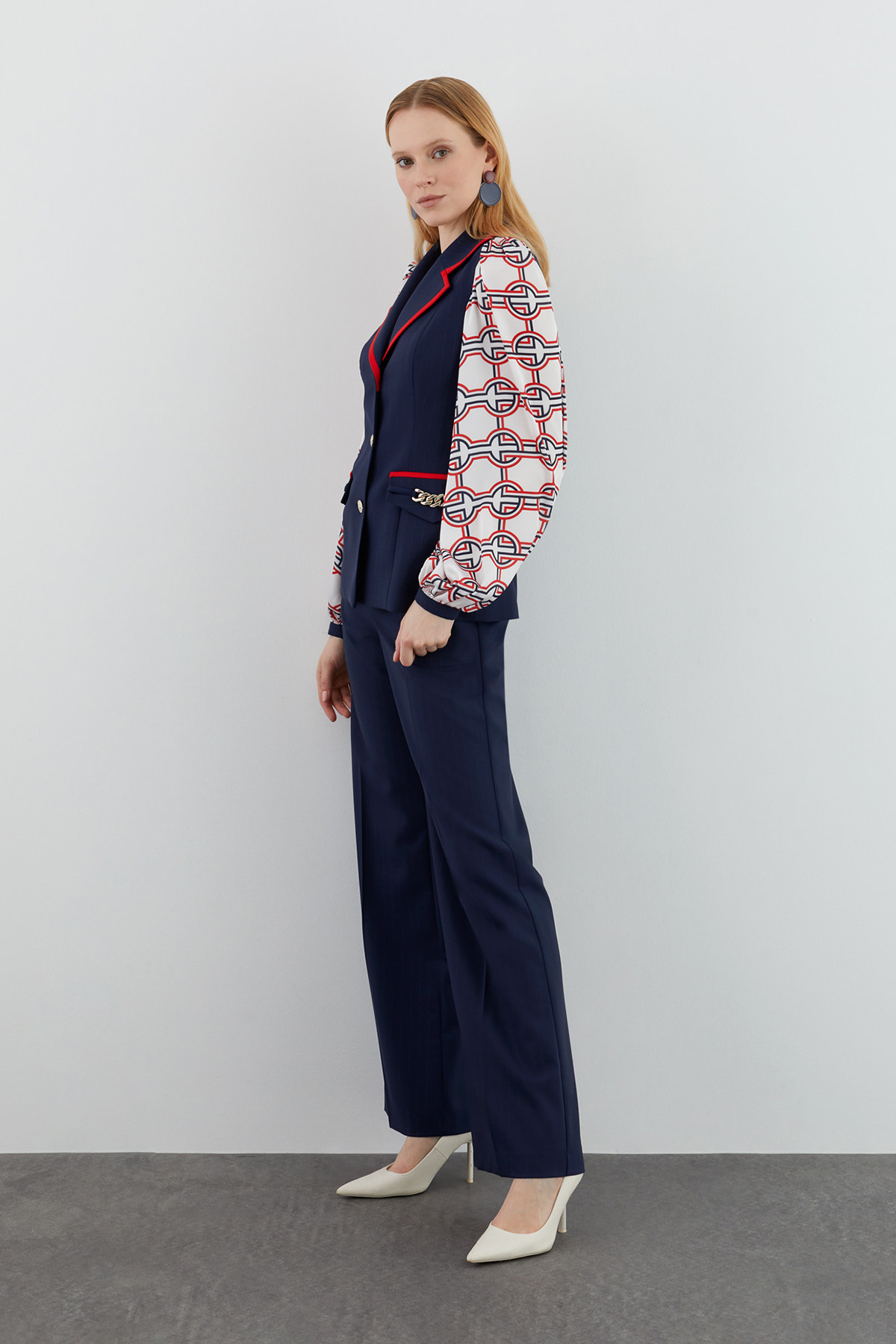 Cepler Zincir Aksesuar Detaylı Palazzo Pantolonlu Takım