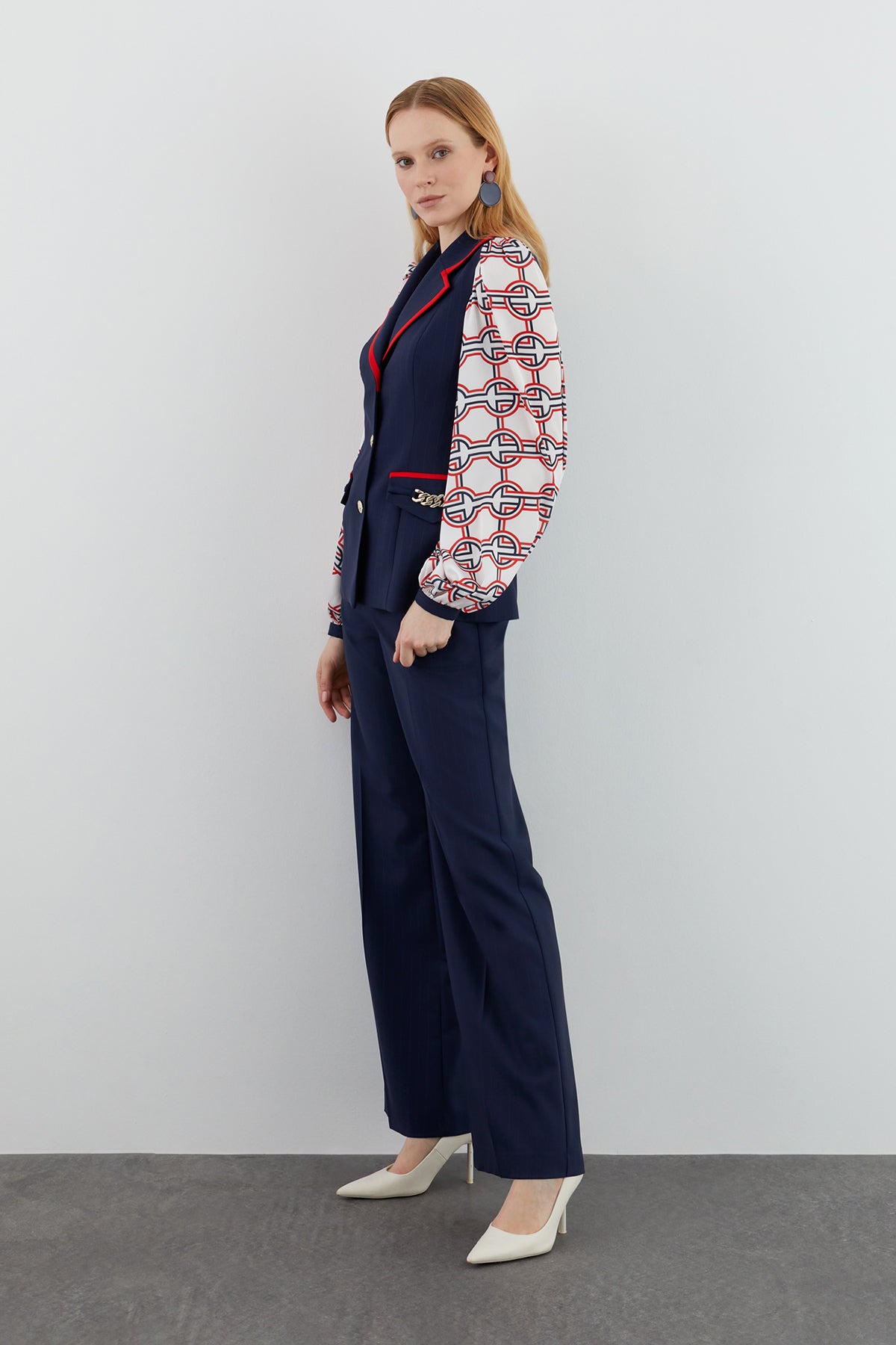 Cepler Zincir Aksesuar Detaylı Palazzo Pantolonlu Takım