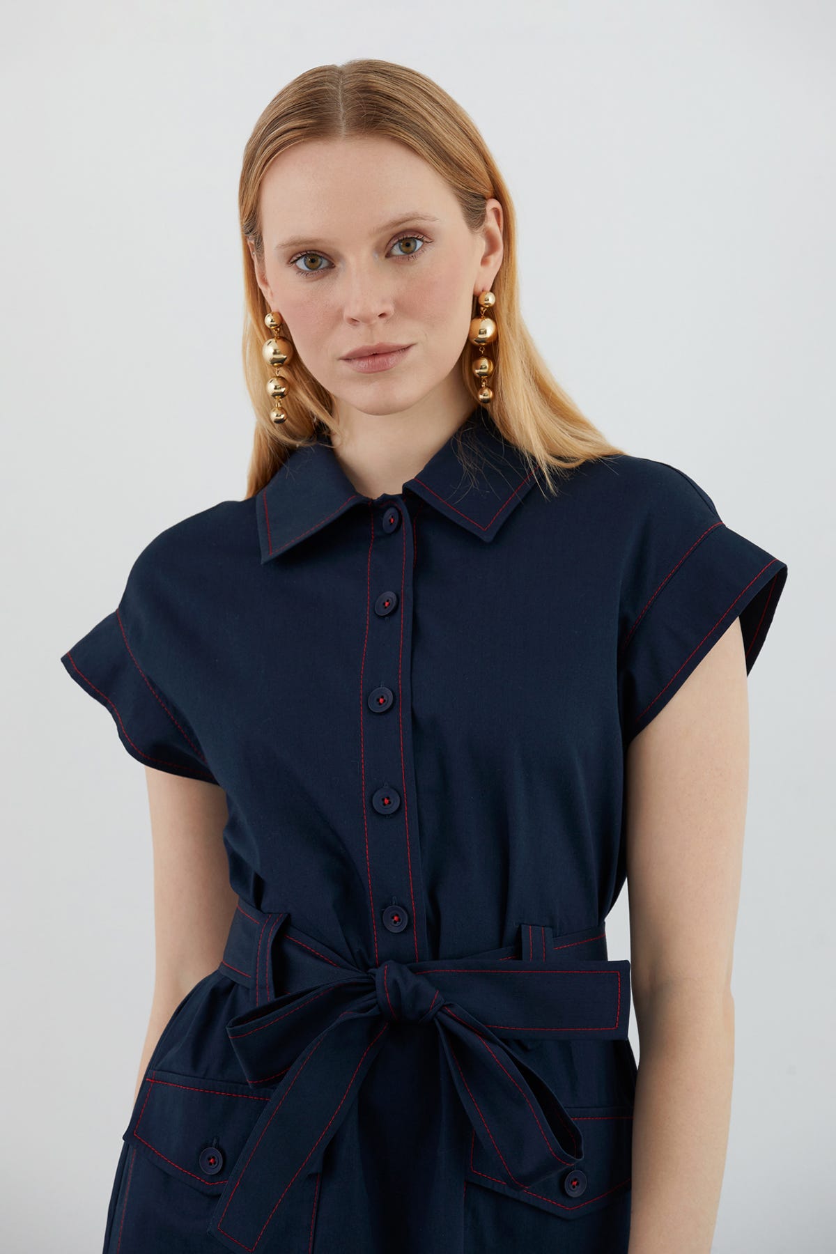 Yaka Gömlek Formunda Düğme Detaylı Maxi Elbise